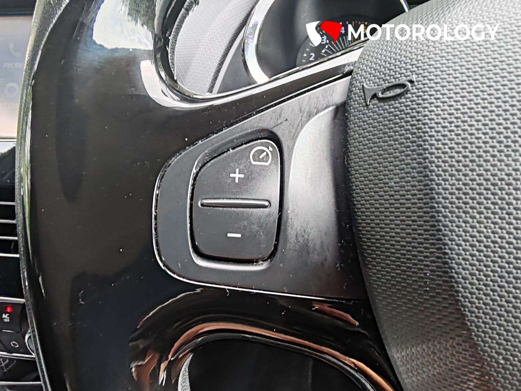2015 RENAULT CLIO 2015 RENAULT CLIO