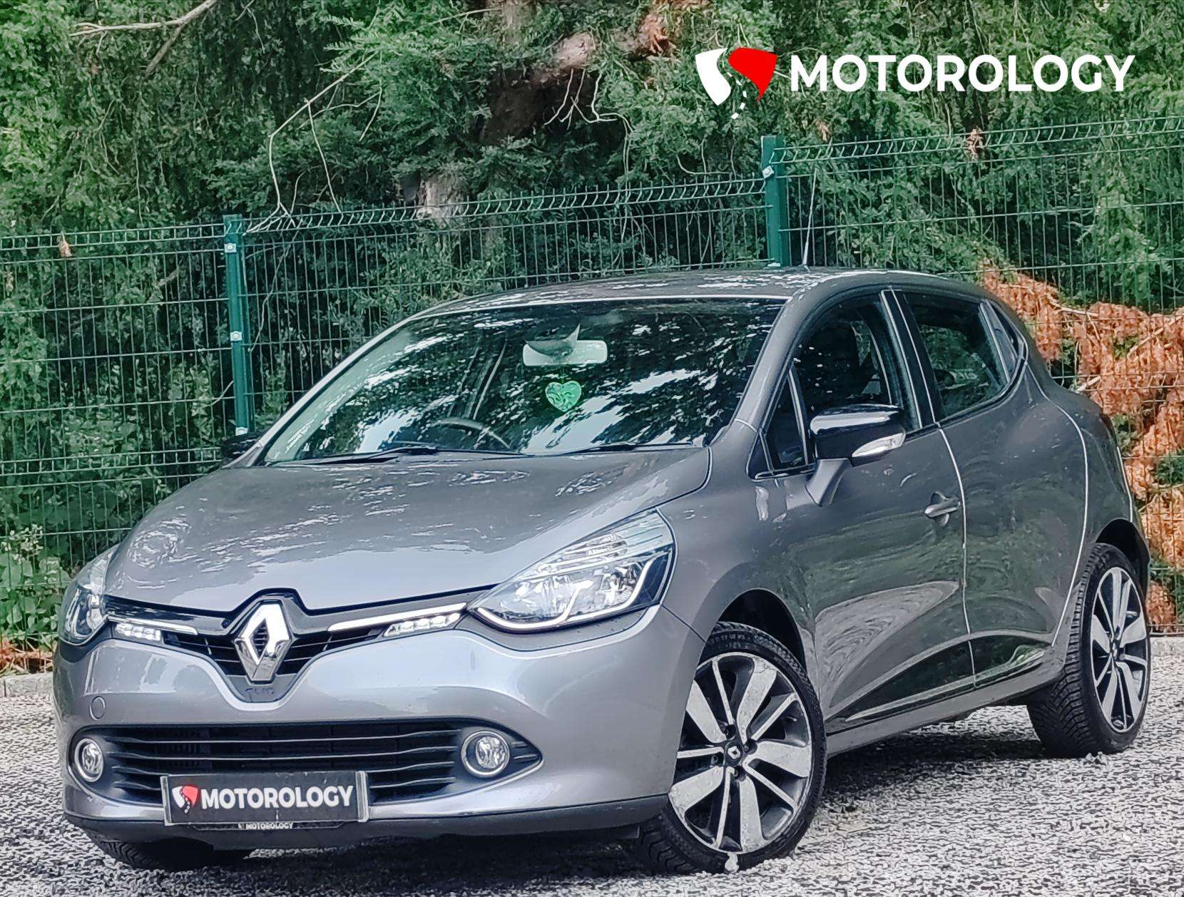 A 2015 RENAULT CLIO 1.5 dCi Dynamique S MediaNav Hatchback 5dr Diesel EDC Euro 5 (90 ps) A 2015 RENAULT CLIO 1.5 dCi Dynamique S MediaNav Hatchback 5dr Diesel EDC Euro 5 (90 ps)