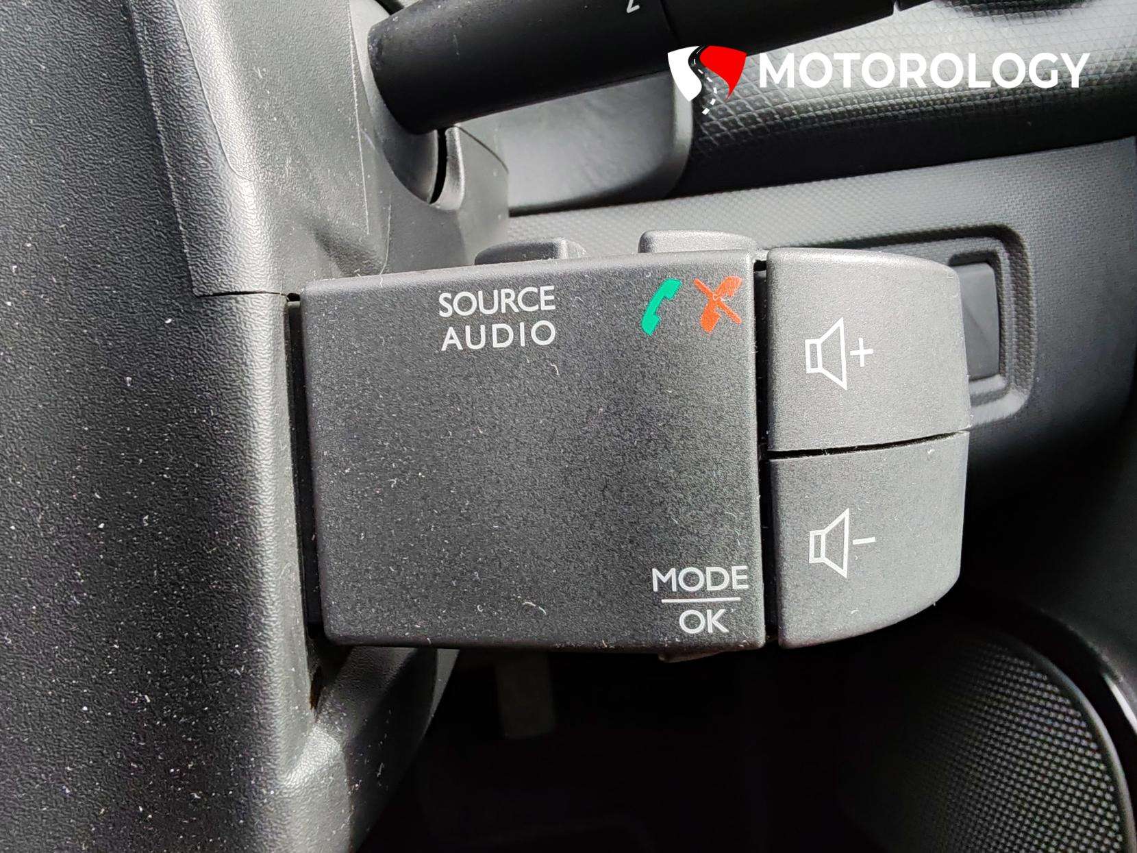 2015 RENAULT CLIO 2015 RENAULT CLIO