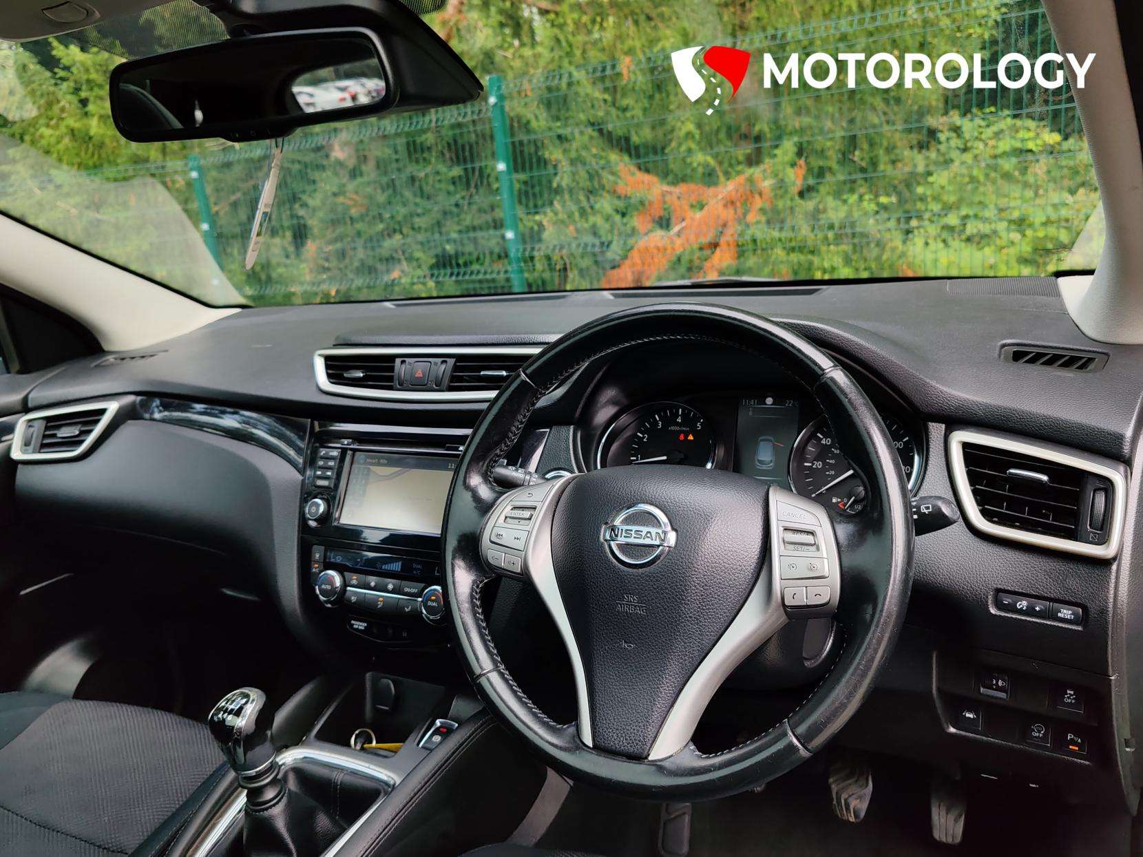 A 2015 NISSAN QASHQAI 1.2 DIG-T n-tec+ SUV 5dr Petrol Manual 2WD Euro 5 (s/s) (115 ps) A 2015 NISSAN QASHQAI 1.2 DIG-T n-tec+ SUV 5dr Petrol Manual 2WD Euro 5 (s/s) (115 ps)