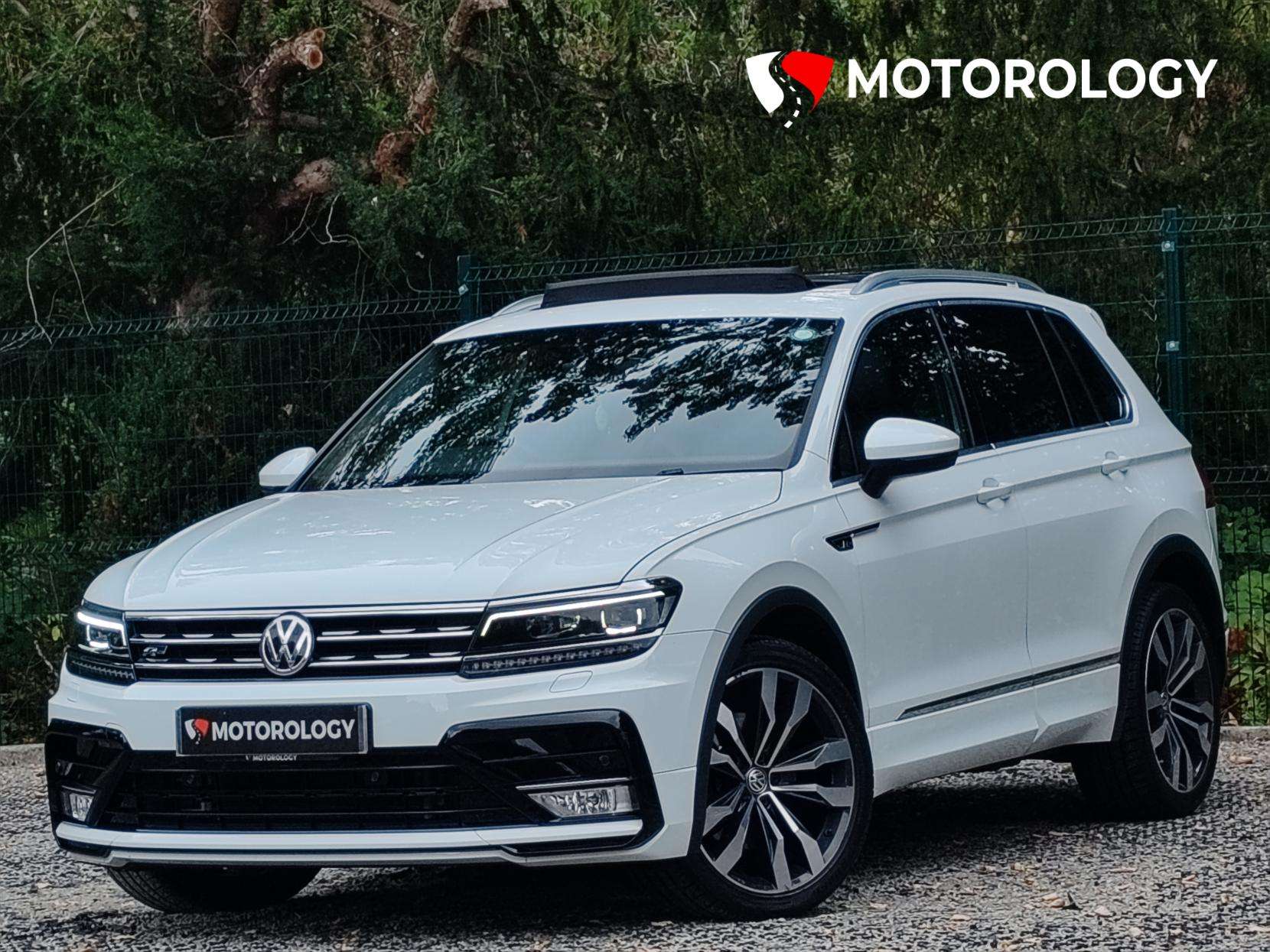 A 2017 VOLKSWAGEN TIGUAN 2.0 TSI BlueMotion Tech R-Line SUV 5dr Petrol DSG 4Motion Euro 6 (s/s) (180 ps) A 2017 VOLKSWAGEN TIGUAN 2.0 TSI BlueMotion Tech R-Line SUV 5dr Petrol DSG 4Motion Euro 6 (s/s) (180 ps)