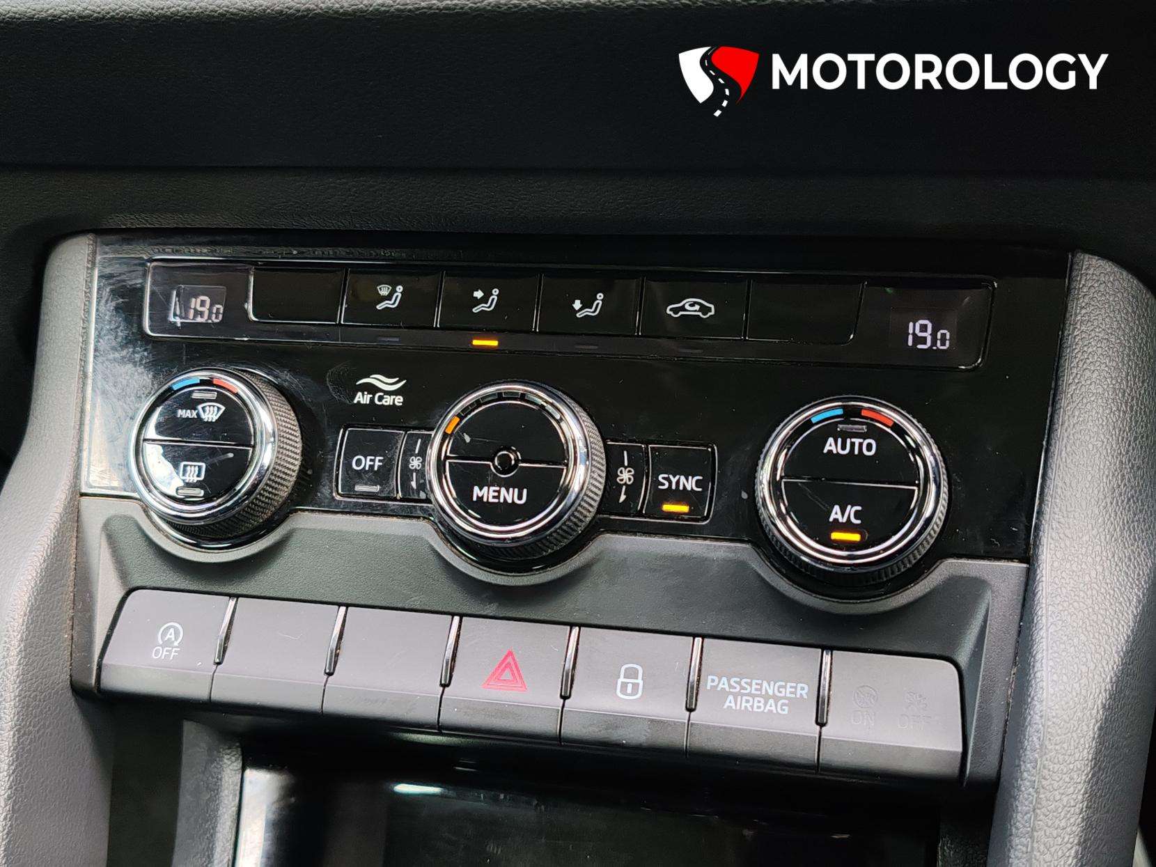 2021 SKODA KAROQ 2021 SKODA KAROQ