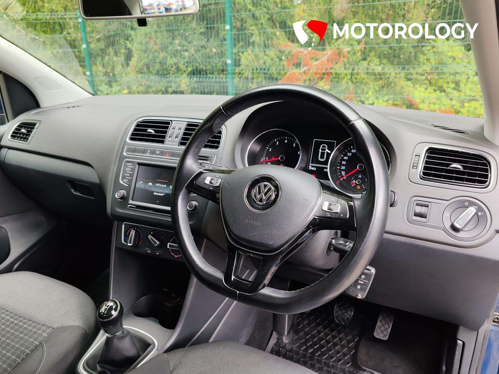 A 2015 VOLKSWAGEN POLO 1.0 BlueMotion Tech SE Hatchback 5dr Petrol Manual Euro 6 (s/s) (75 ps) A 2015 VOLKSWAGEN POLO 1.0 BlueMotion Tech SE Hatchback 5dr Petrol Manual Euro 6 (s/s) (75 ps)