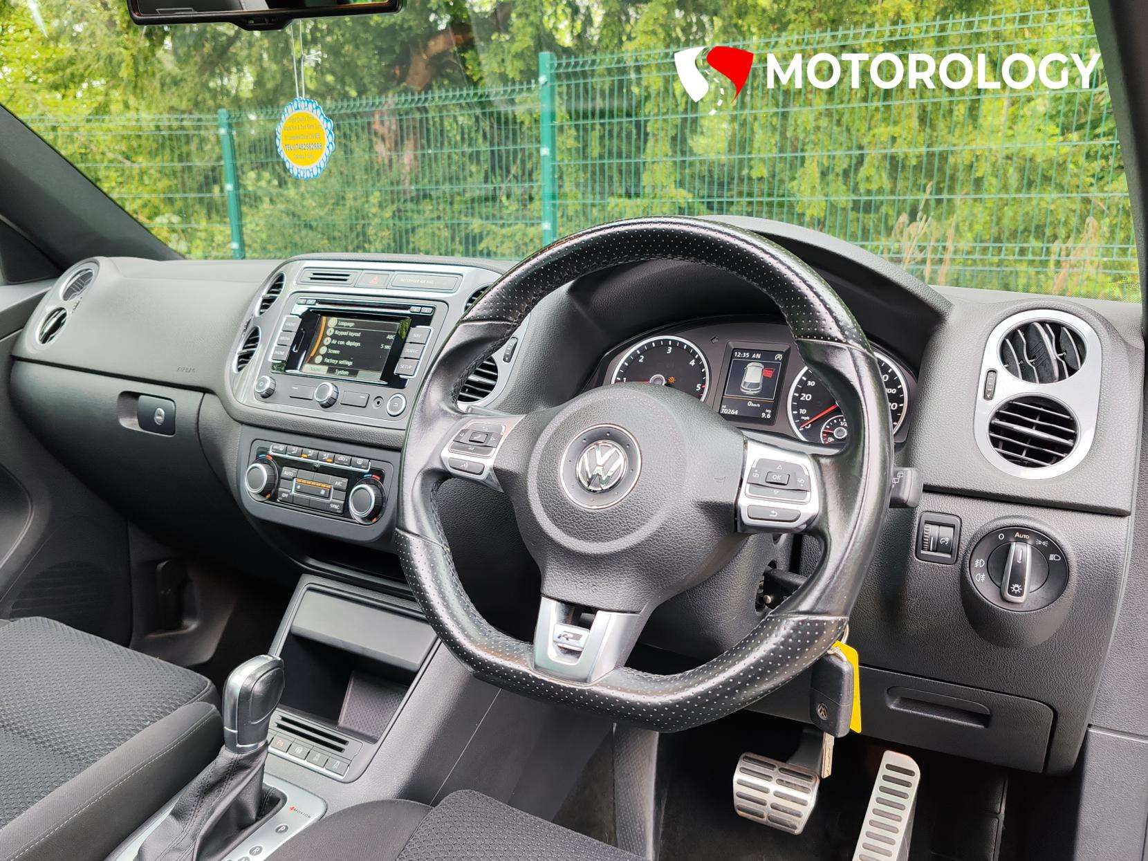 A 2015 VOLKSWAGEN TIGUAN 2.0 TDI BlueMotion Tech R-Line SUV 5dr Diesel DSG 4WD Euro 5 (s/s) (Nav) (177 ps) A 2015 VOLKSWAGEN TIGUAN 2.0 TDI BlueMotion Tech R-Line SUV 5dr Diesel DSG 4WD Euro 5 (s/s) (Nav) (177 ps)