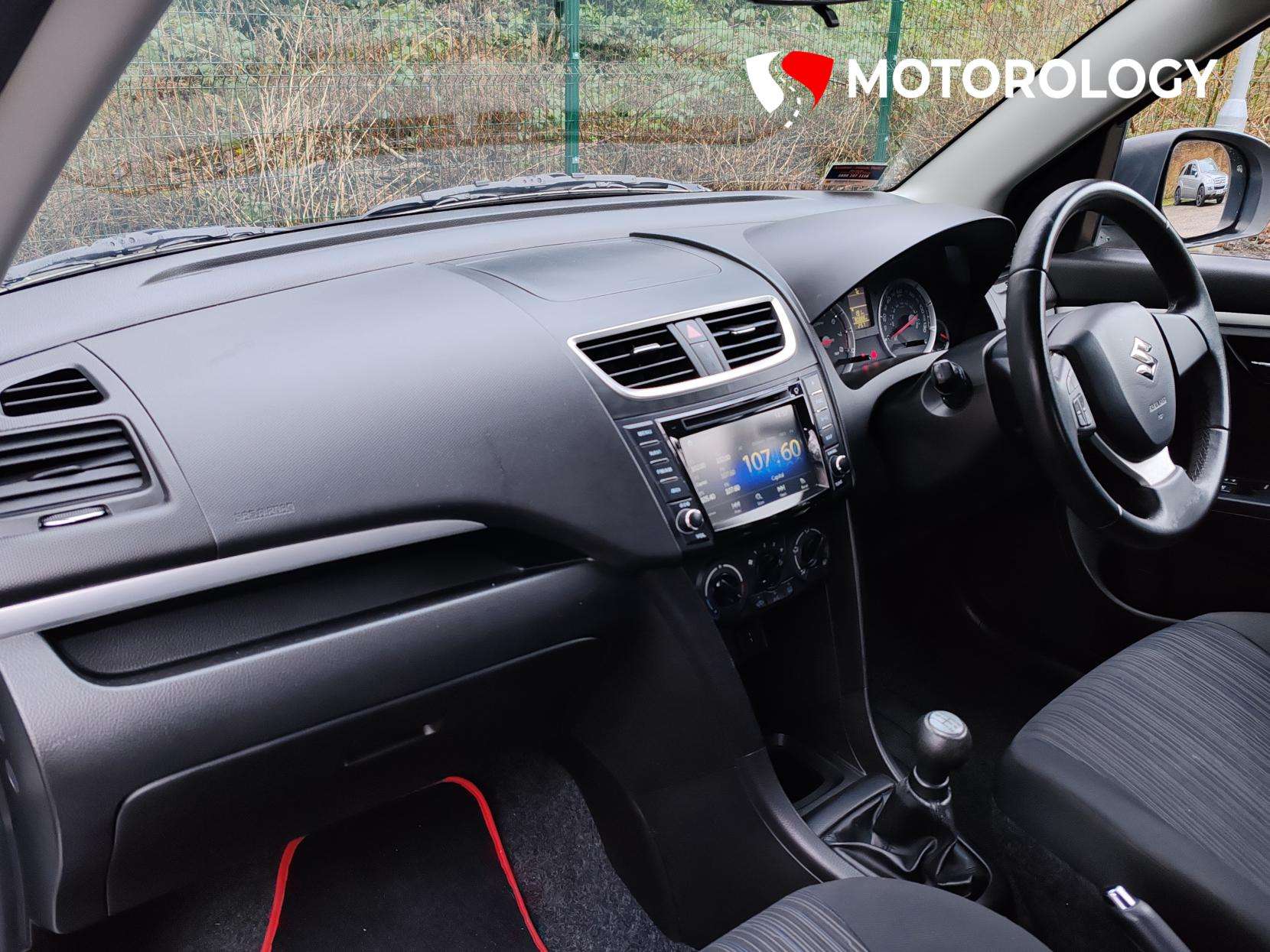 2015 SUZUKI SWIFT 2015 SUZUKI SWIFT