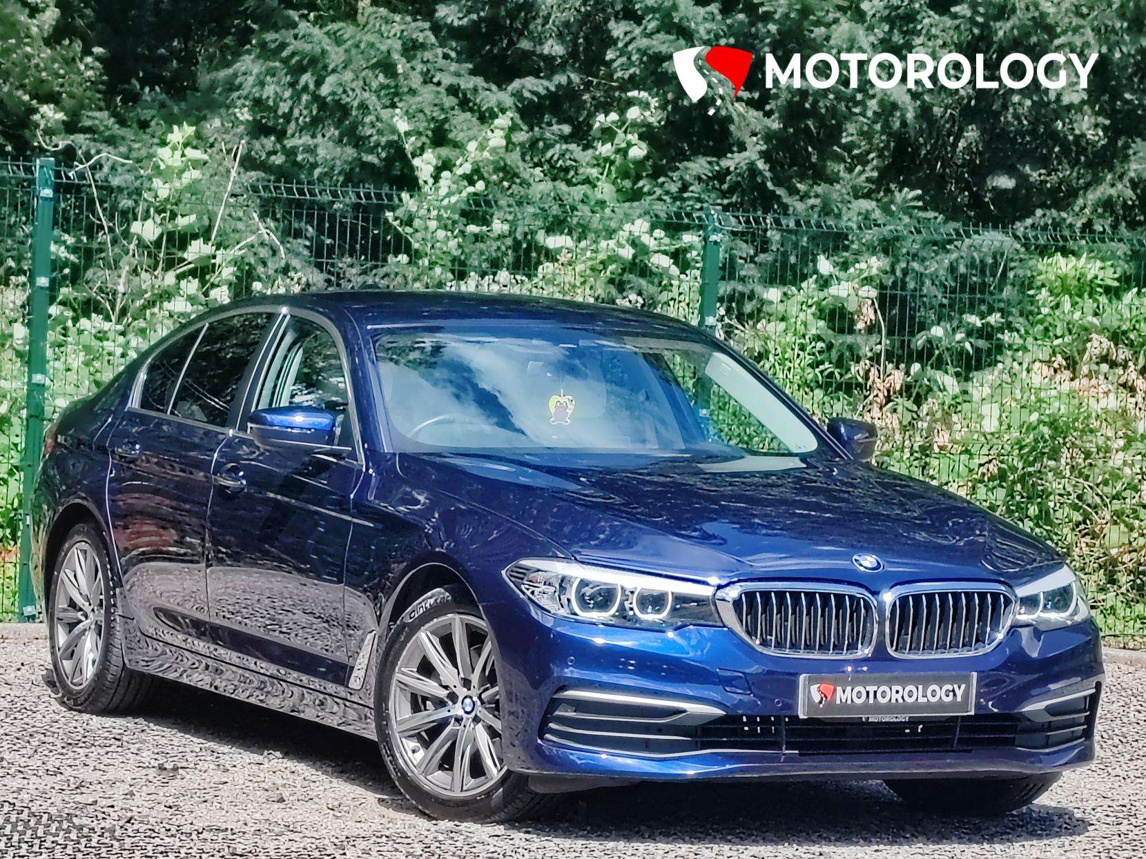 A 2018 BMW 5 SERIES 2.0 520d SE Saloon 4dr Diesel Auto xDrive Euro 6 (s/s) (190 ps) A 2018 BMW 5 SERIES 2.0 520d SE Saloon 4dr Diesel Auto xDrive Euro 6 (s/s) (190 ps)