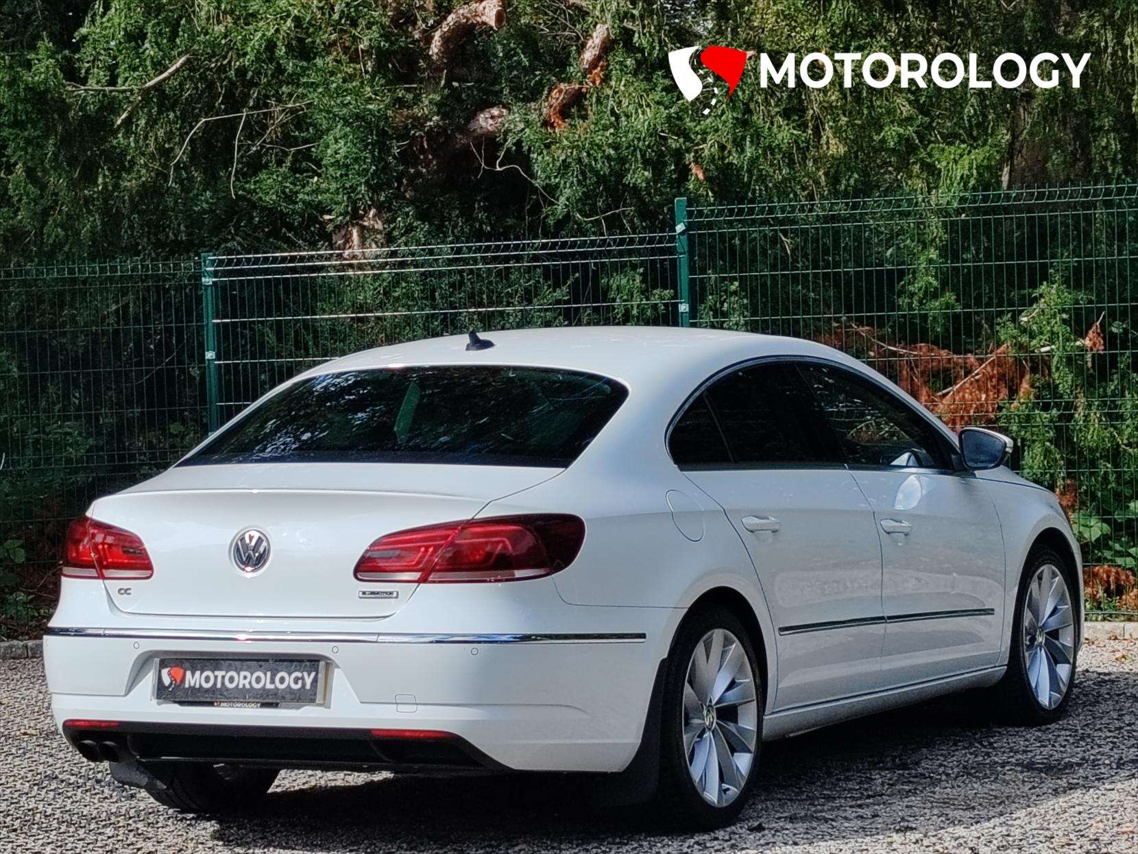 A 2015 VOLKSWAGEN CC 2.0 TDI BlueMotion Tech GT Saloon 4dr Diesel DSG Euro 5 (s/s) (140 ps) A 2015 VOLKSWAGEN CC 2.0 TDI BlueMotion Tech GT Saloon 4dr Diesel DSG Euro 5 (s/s) (140 ps)