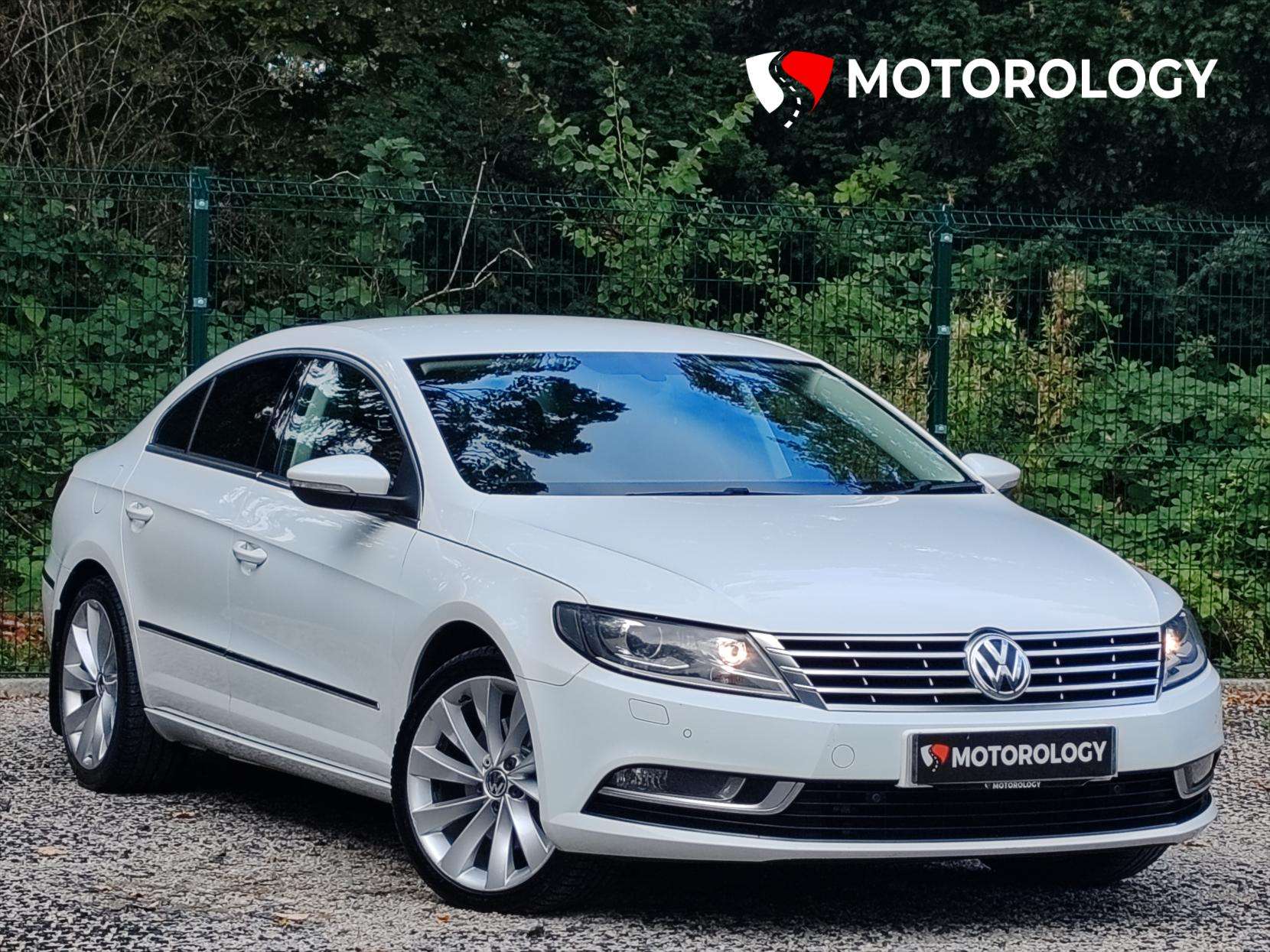 A 2015 VOLKSWAGEN CC 2.0 TDI BlueMotion Tech GT Saloon 4dr Diesel DSG Euro 5 (s/s) (140 ps) A 2015 VOLKSWAGEN CC 2.0 TDI BlueMotion Tech GT Saloon 4dr Diesel DSG Euro 5 (s/s) (140 ps)