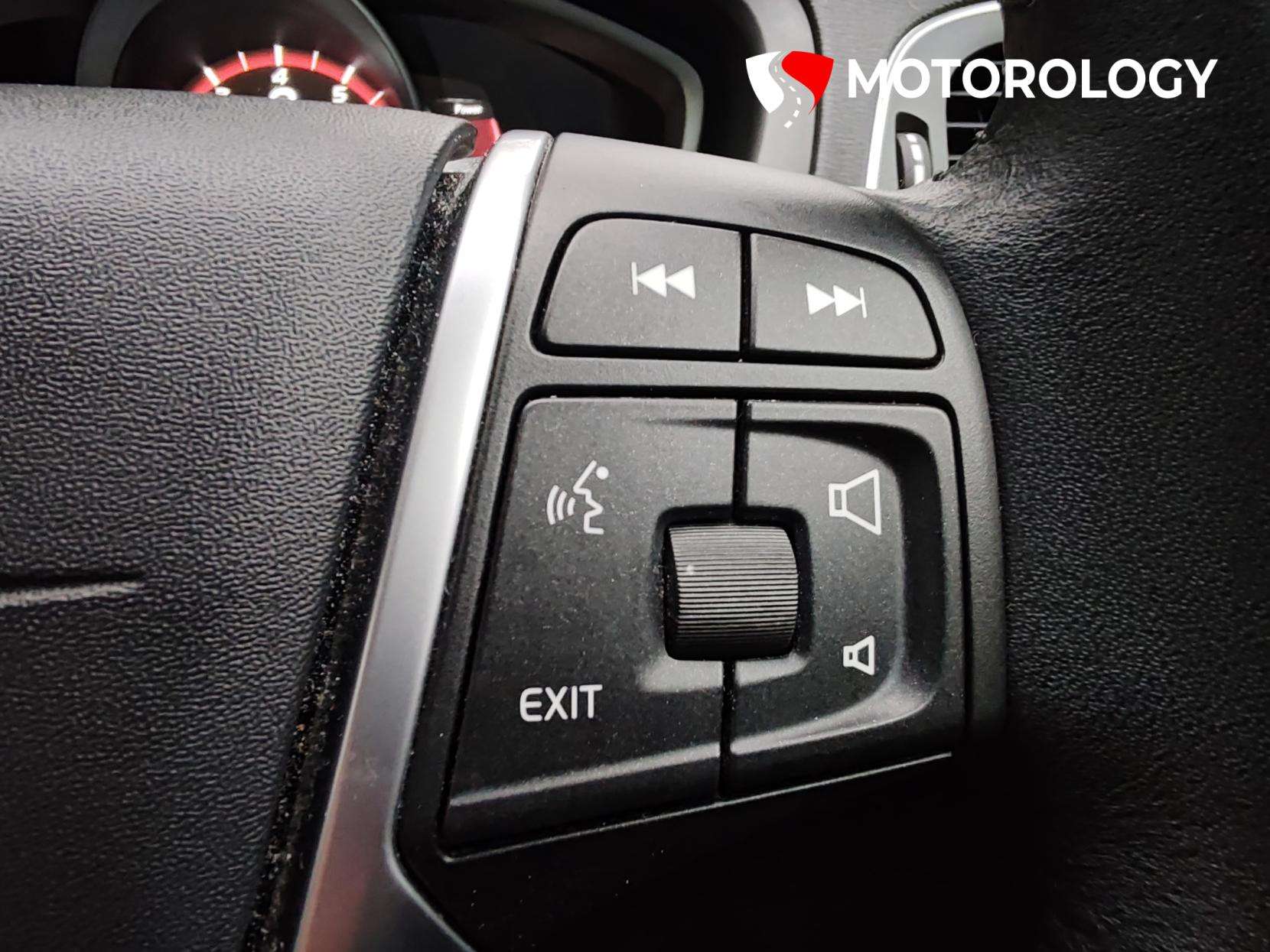 2018 VOLVO V40 2018 VOLVO V40