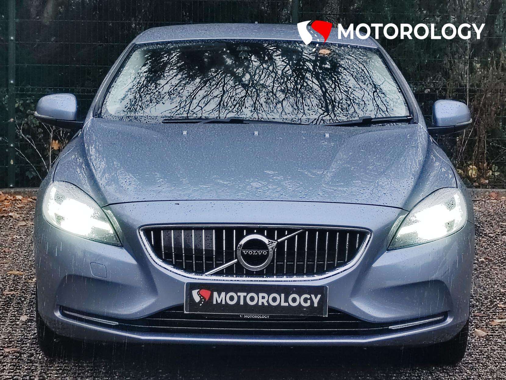 2018 VOLVO V40 2018 VOLVO V40