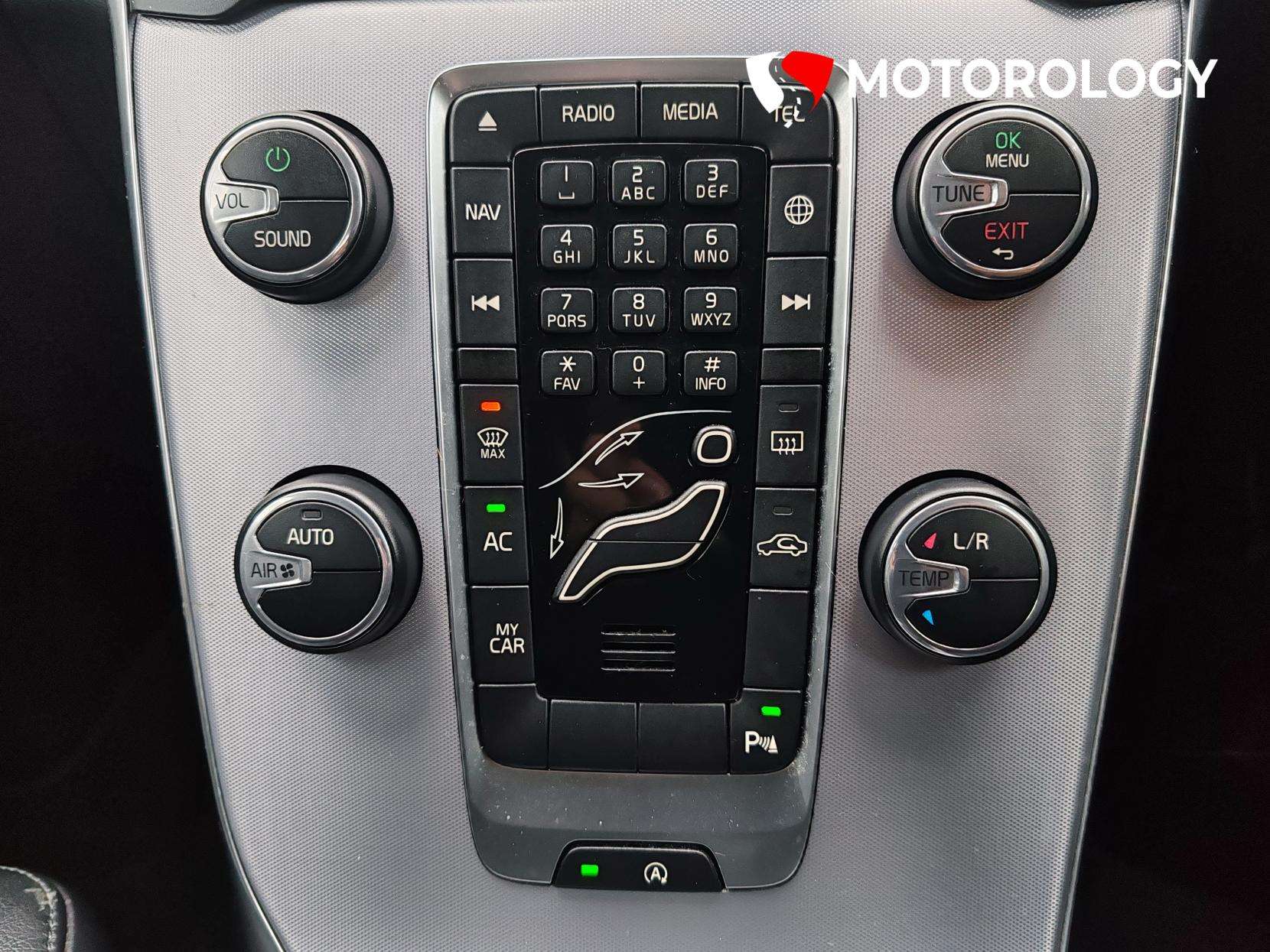 2018 VOLVO V40 2018 VOLVO V40