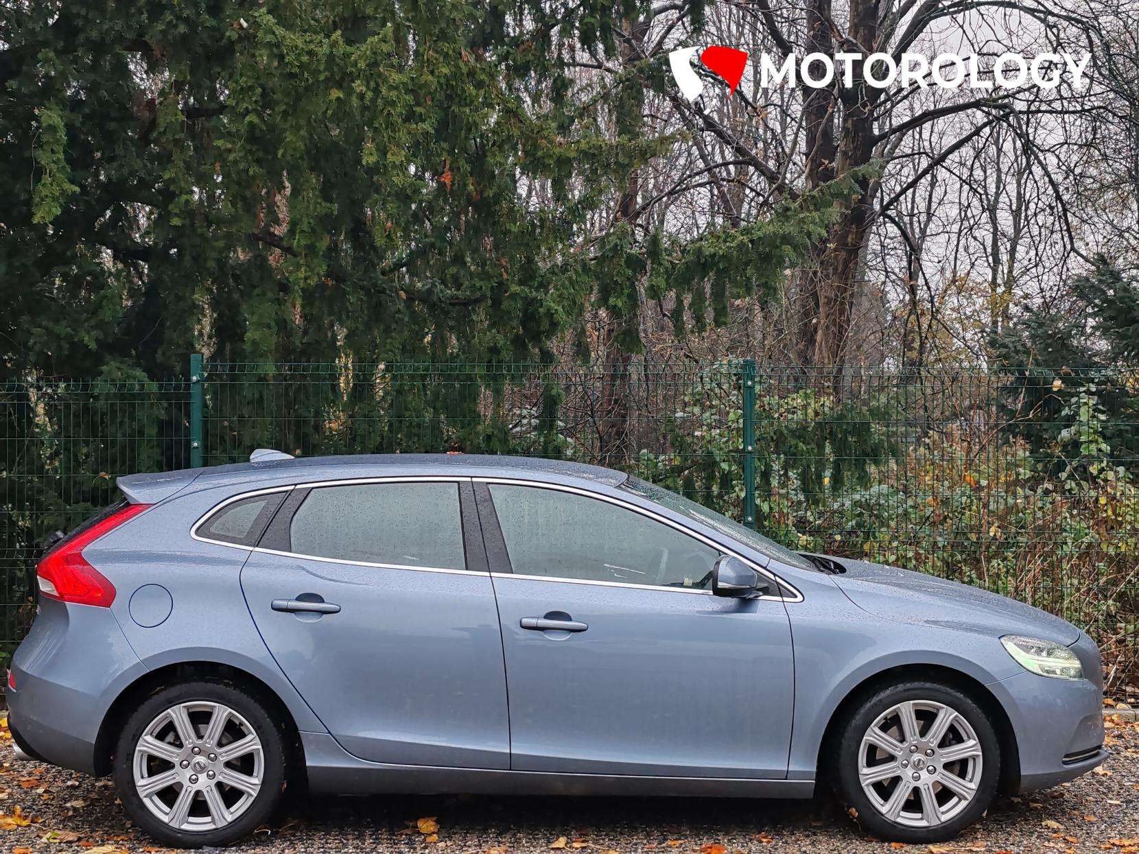 2018 VOLVO V40 2018 VOLVO V40