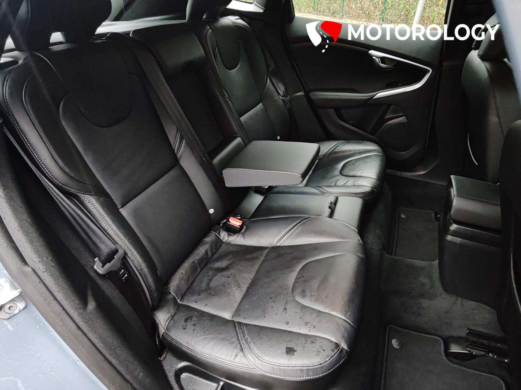 2018 VOLVO V40 2018 VOLVO V40