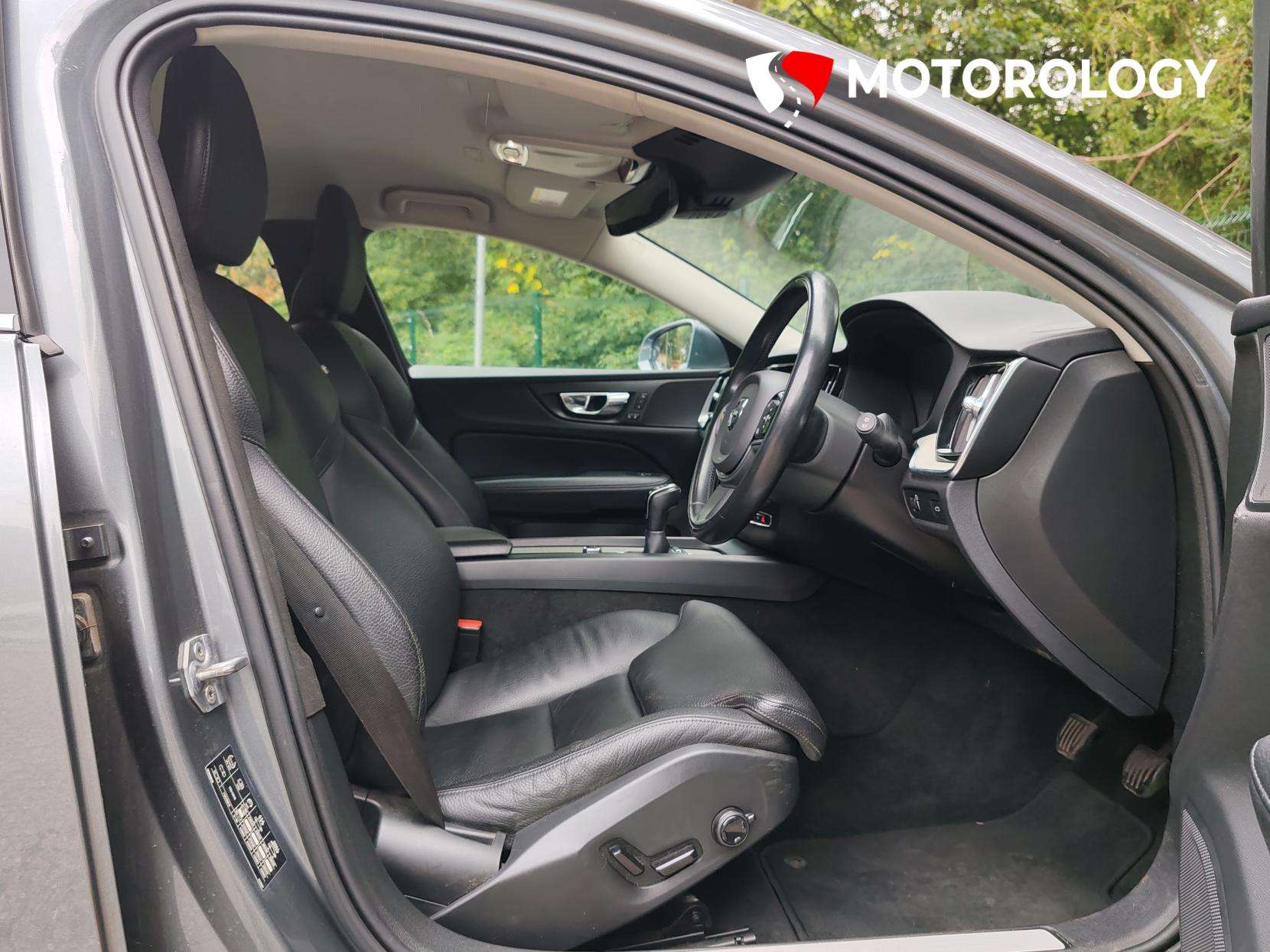 2019 VOLVO V60 2019 VOLVO V60