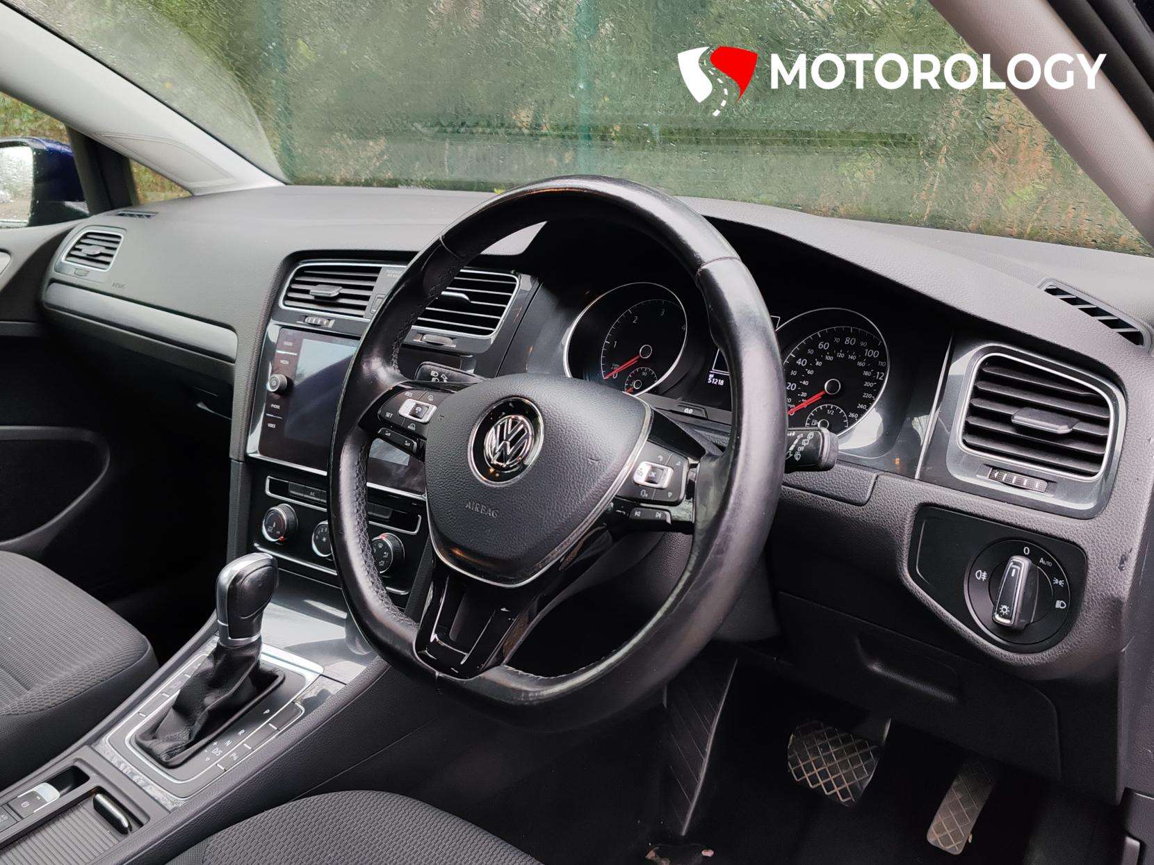 A 2017 VOLKSWAGEN GOLF 1.6 TDI SE Nav Hatchback 5dr Diesel DSG Euro 6 (s/s) (115 ps) A 2017 VOLKSWAGEN GOLF 1.6 TDI SE Nav Hatchback 5dr Diesel DSG Euro 6 (s/s) (115 ps)