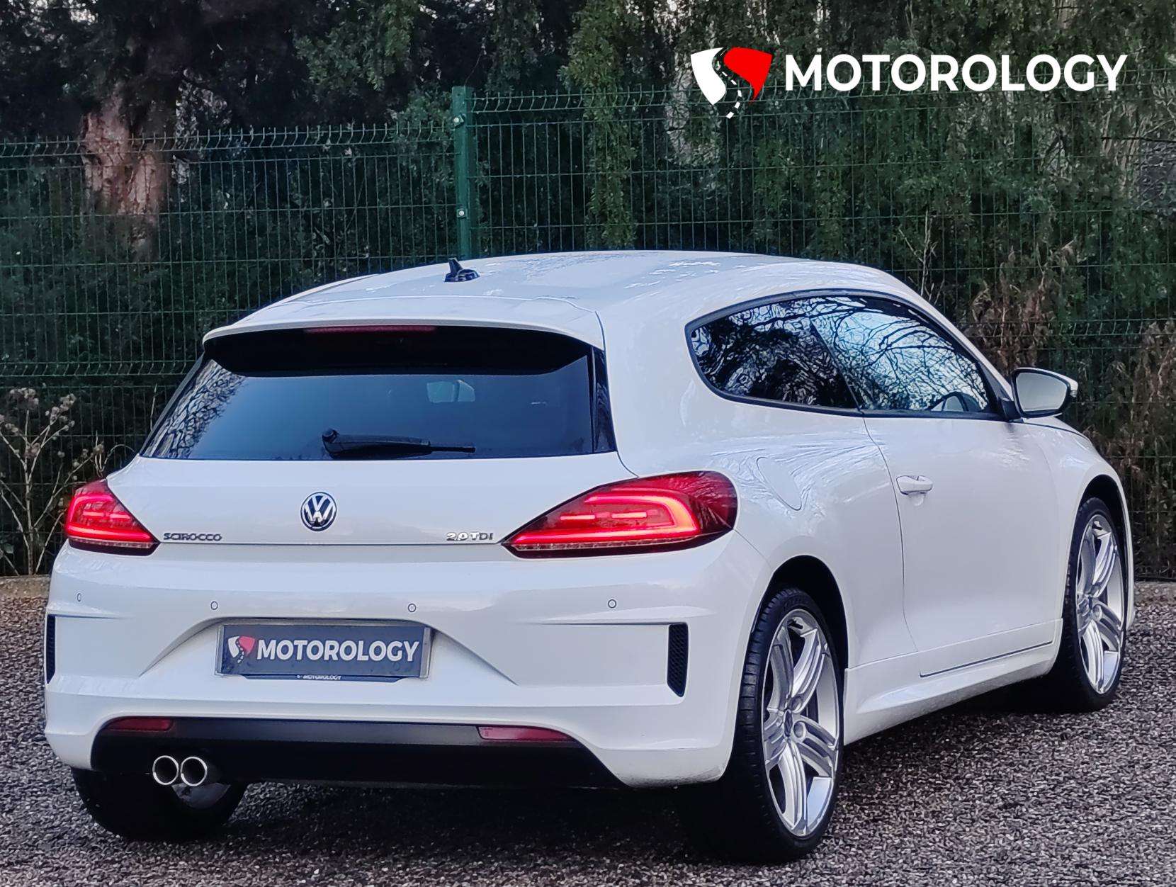 A 2016 VOLKSWAGEN SCIROCCO 2.0 TDI BlueMotion Tech R-Line Hatchback 3dr Diesel DSG Euro 6 (s/s) (184 ps) A 2016 VOLKSWAGEN SCIROCCO 2.0 TDI BlueMotion Tech R-Line Hatchback 3dr Diesel DSG Euro 6 (s/s) (184 ps)