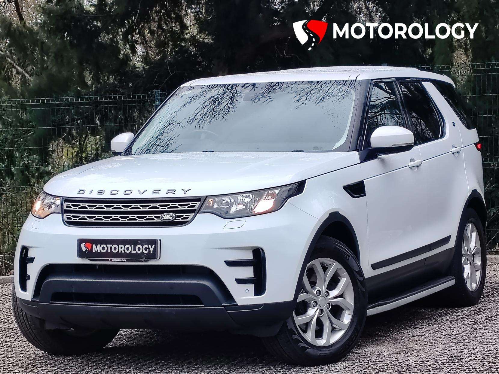 A 2017 LAND ROVER DISCOVERY 2.0 SD4 S SUV 5dr Diesel Auto 4WD Euro 6 (s/s) (240 ps) A 2017 LAND ROVER DISCOVERY 2.0 SD4 S SUV 5dr Diesel Auto 4WD Euro 6 (s/s) (240 ps)