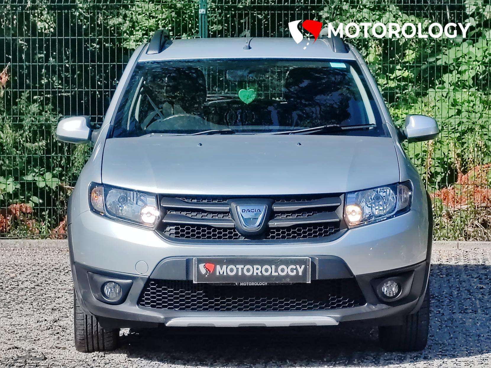 A 2016 DACIA SANDERO STEPWAY 0.9 TCe Laureate Hatchback 5dr Petrol Manual Euro 6 (s/s) (90 ps) A 2016 DACIA SANDERO STEPWAY 0.9 TCe Laureate Hatchback 5dr Petrol Manual Euro 6 (s/s) (90 ps)