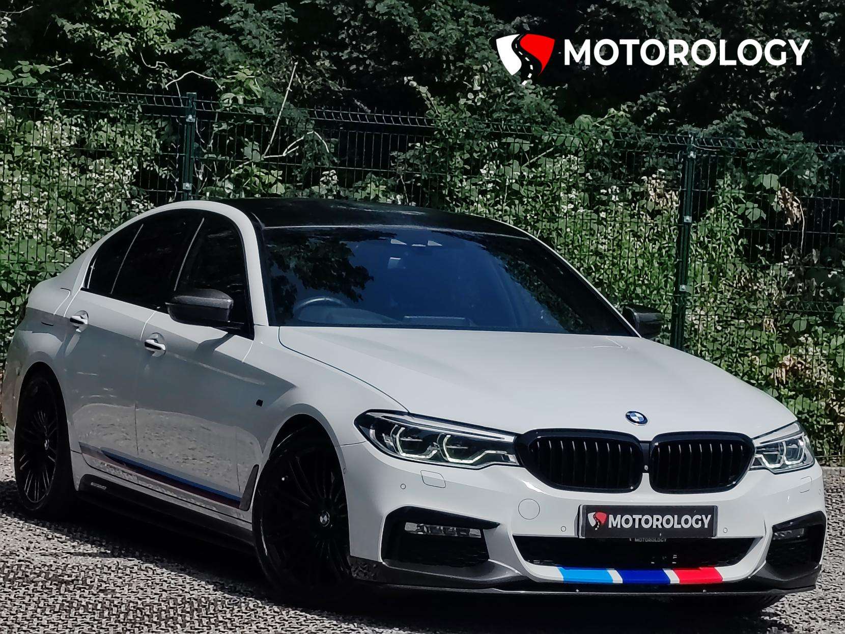 A 2017 BMW 5 SERIES 3.0 540i M Sport Saloon 4dr Petrol Auto xDrive Euro 6 (s/s) (340 ps) A 2017 BMW 5 SERIES 3.0 540i M Sport Saloon 4dr Petrol Auto xDrive Euro 6 (s/s) (340 ps)