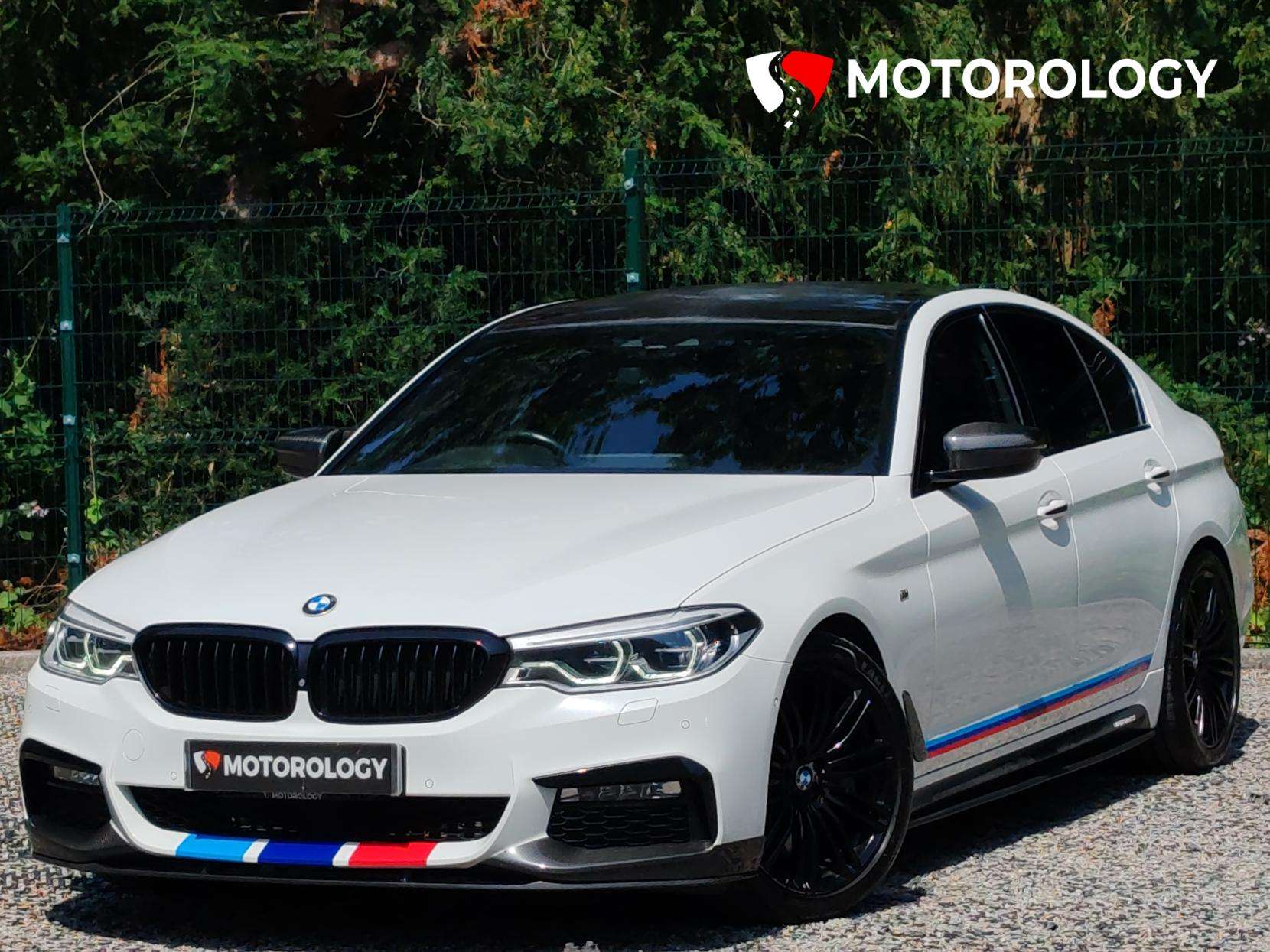 A 2017 BMW 5 SERIES 3.0 540i M Sport Saloon 4dr Petrol Auto xDrive Euro 6 (s/s) (340 ps) A 2017 BMW 5 SERIES 3.0 540i M Sport Saloon 4dr Petrol Auto xDrive Euro 6 (s/s) (340 ps)