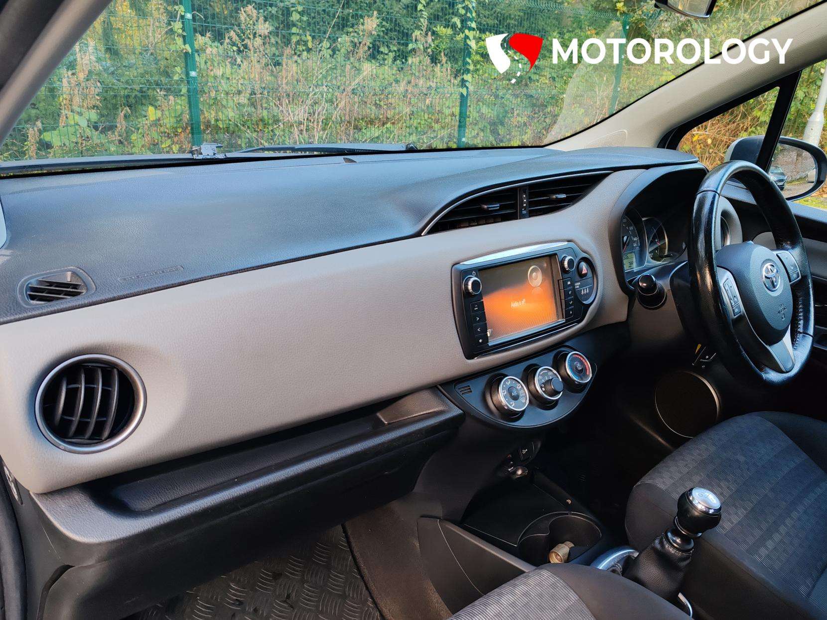 2016 TOYOTA YARIS 2016 TOYOTA YARIS