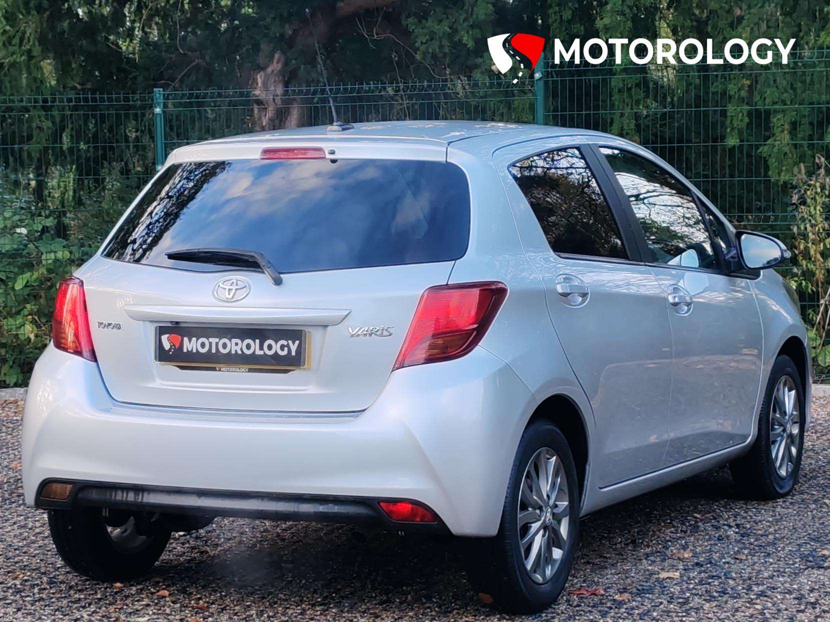 2016 TOYOTA YARIS 2016 TOYOTA YARIS