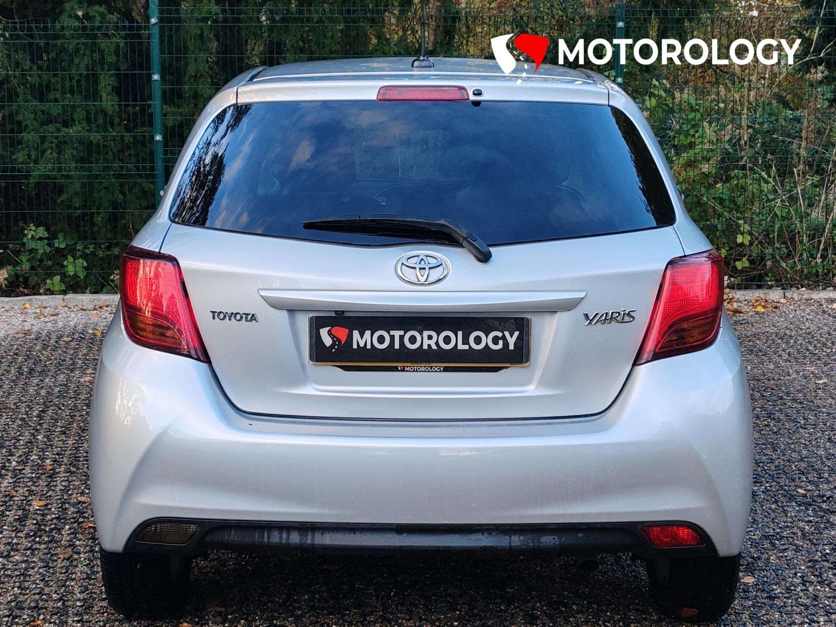 2016 TOYOTA YARIS 2016 TOYOTA YARIS