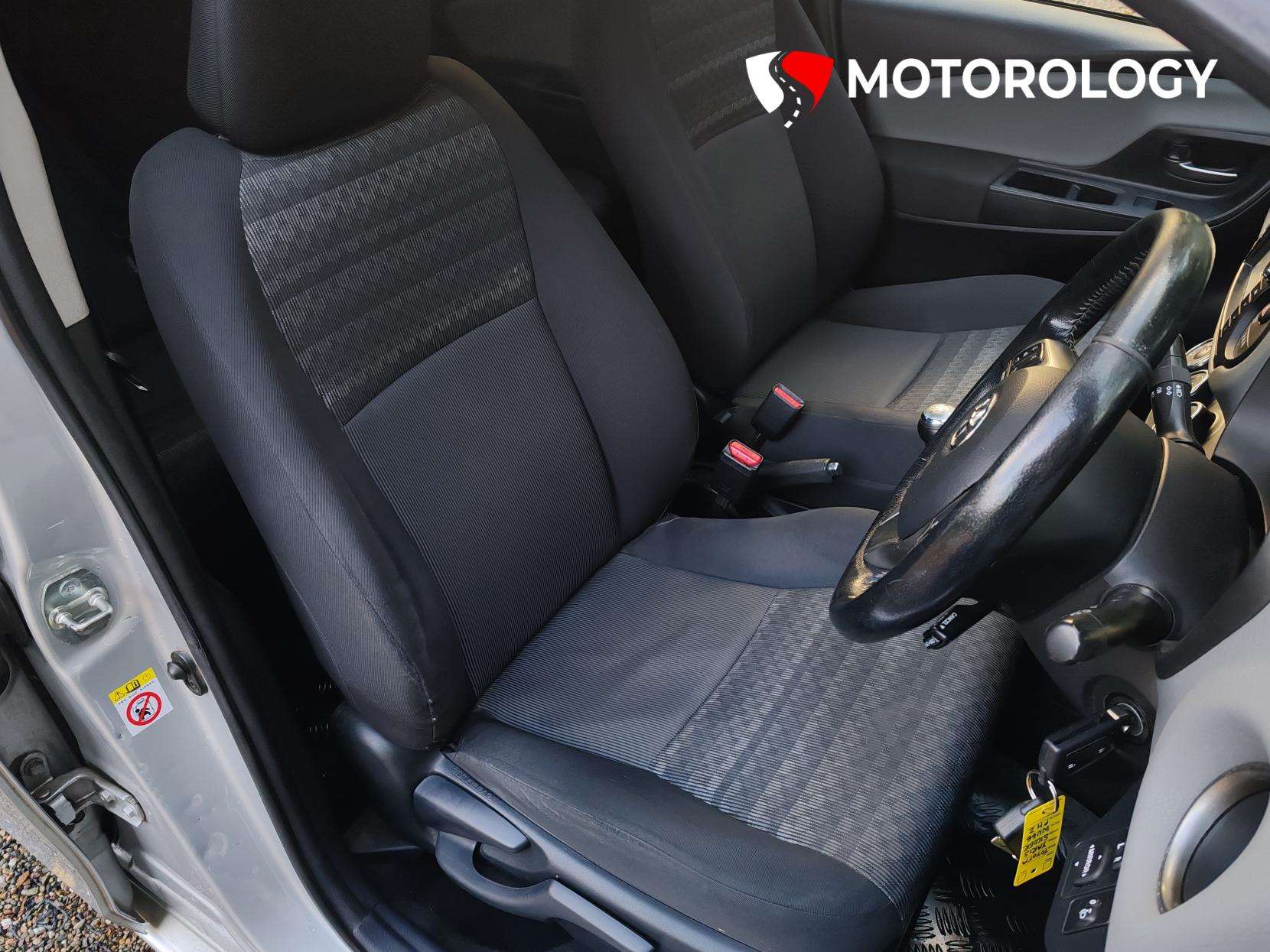 2016 TOYOTA YARIS 2016 TOYOTA YARIS