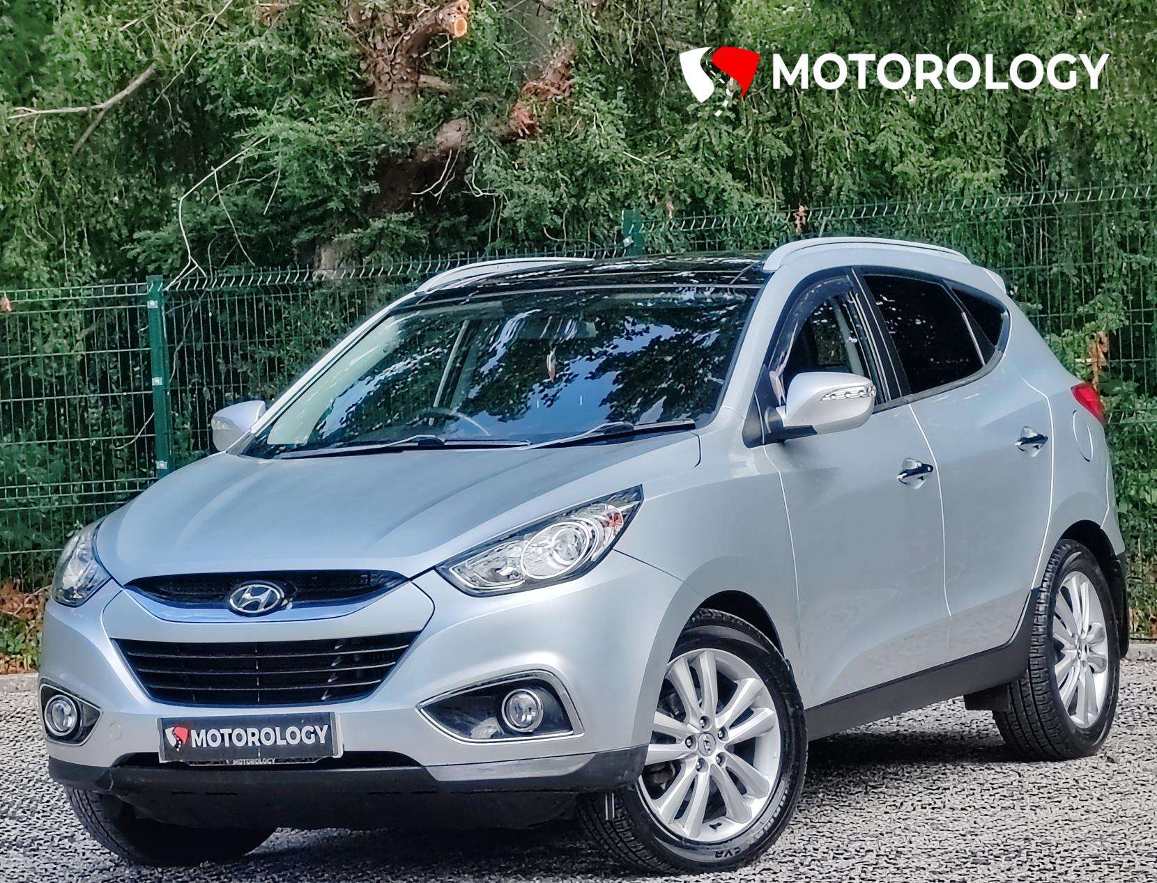 A 2012 HYUNDAI IX35 2.0 CRDi Premium SUV 5dr Diesel Manual 4WD Euro 5 (134 bhp) A 2012 HYUNDAI IX35 2.0 CRDi Premium SUV 5dr Diesel Manual 4WD Euro 5 (134 bhp)