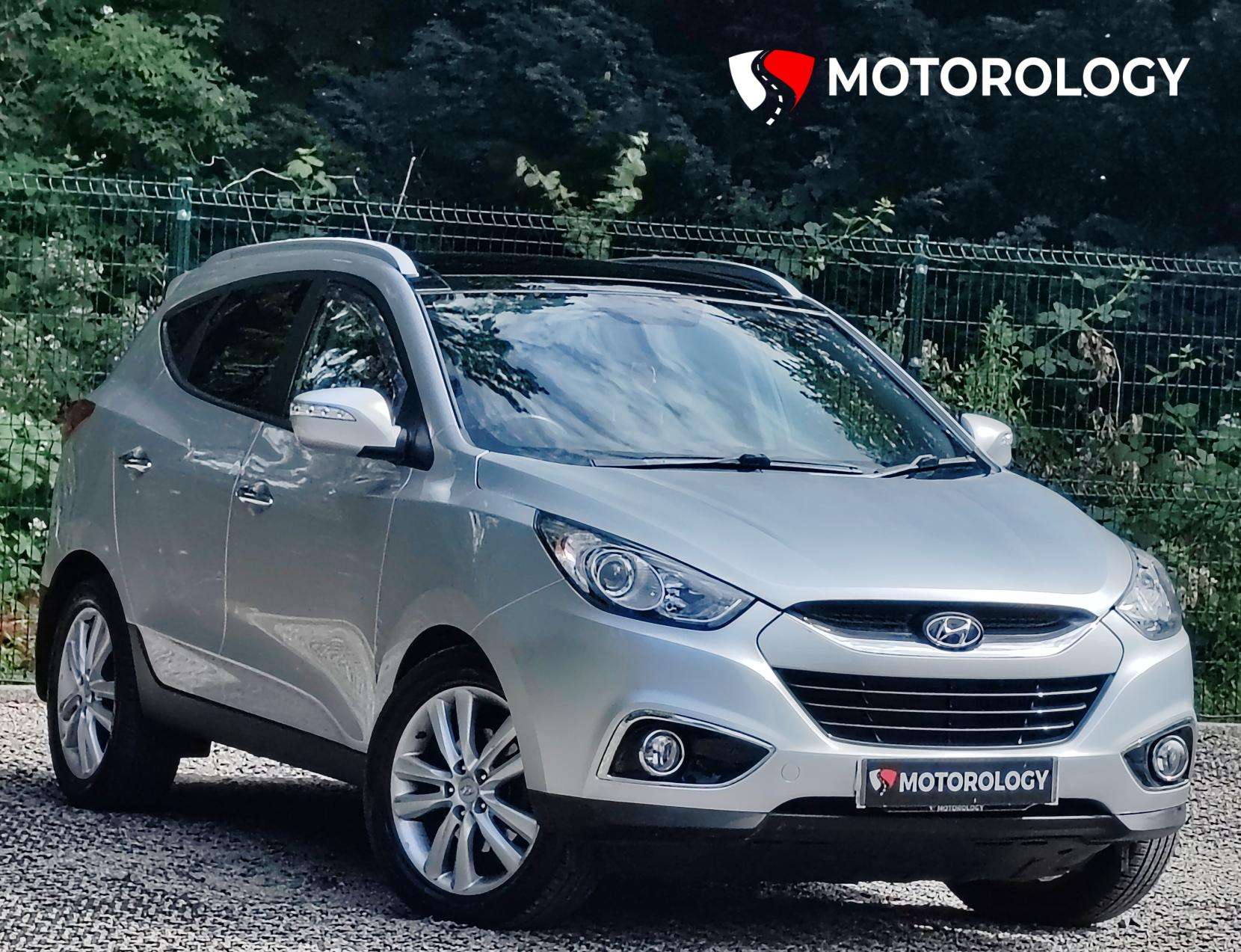 A 2012 HYUNDAI IX35 2.0 CRDi Premium SUV 5dr Diesel Manual 4WD Euro 5 (134 bhp) A 2012 HYUNDAI IX35 2.0 CRDi Premium SUV 5dr Diesel Manual 4WD Euro 5 (134 bhp)