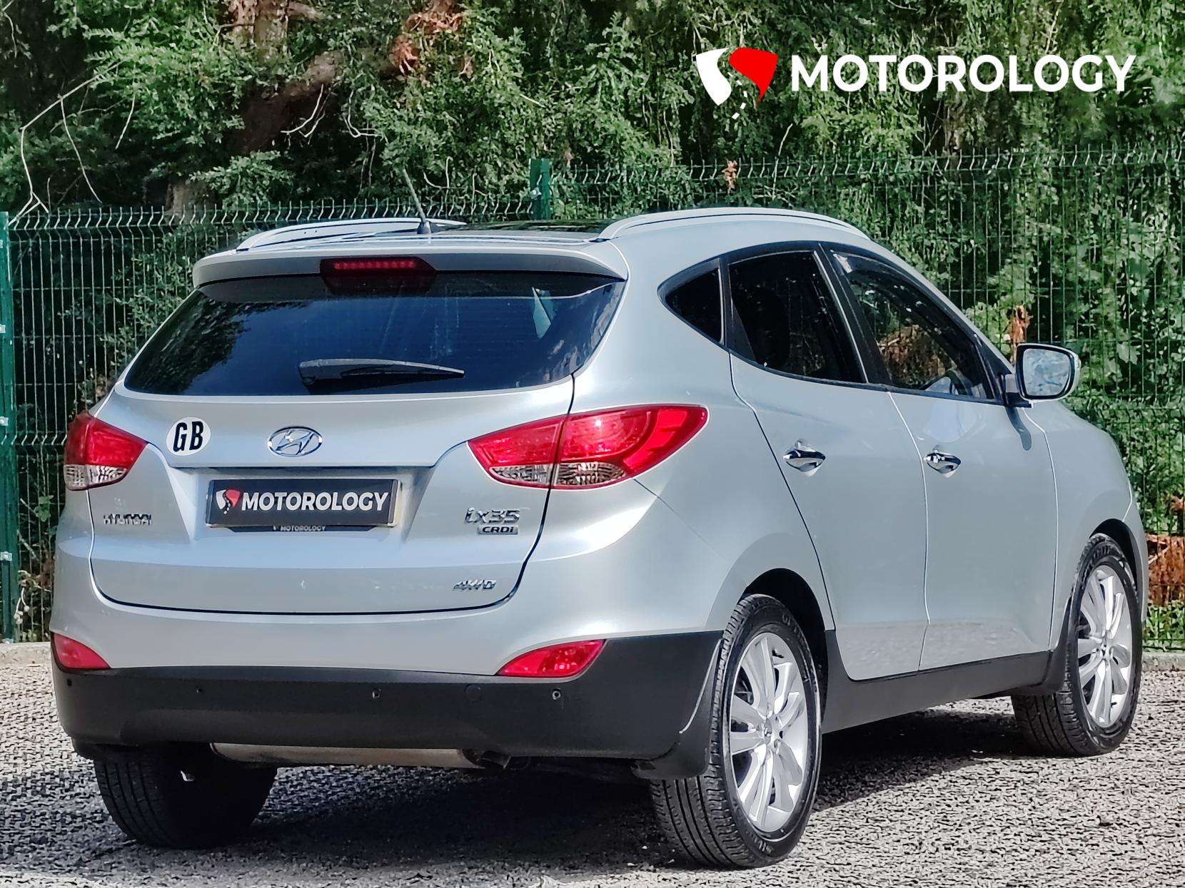 A 2012 HYUNDAI IX35 2.0 CRDi Premium SUV 5dr Diesel Manual 4WD Euro 5 (134 bhp) A 2012 HYUNDAI IX35 2.0 CRDi Premium SUV 5dr Diesel Manual 4WD Euro 5 (134 bhp)