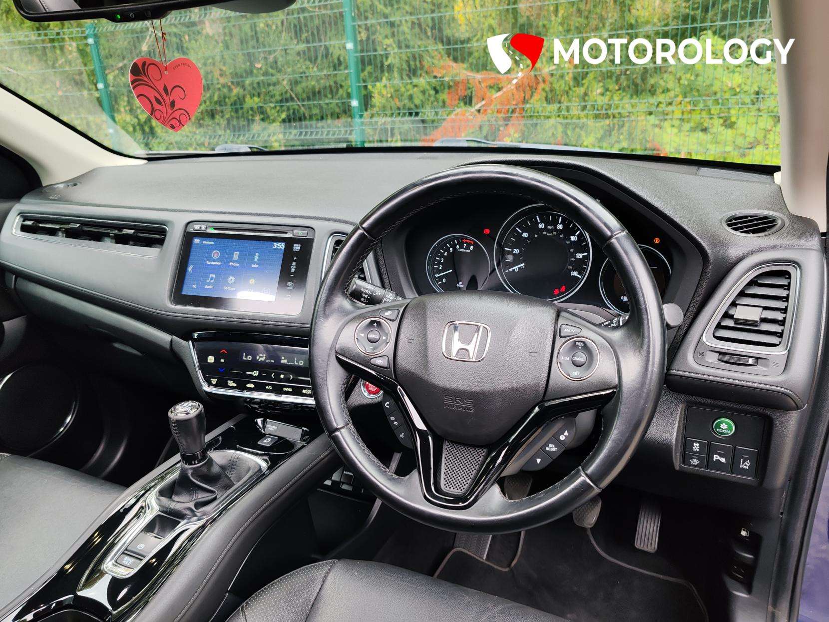 A 2018 HONDA HR-V 1.5 i-VTEC EX SUV 5dr Petrol Manual Euro 6 (s/s) (130 ps) A 2018 HONDA HR-V 1.5 i-VTEC EX SUV 5dr Petrol Manual Euro 6 (s/s) (130 ps)