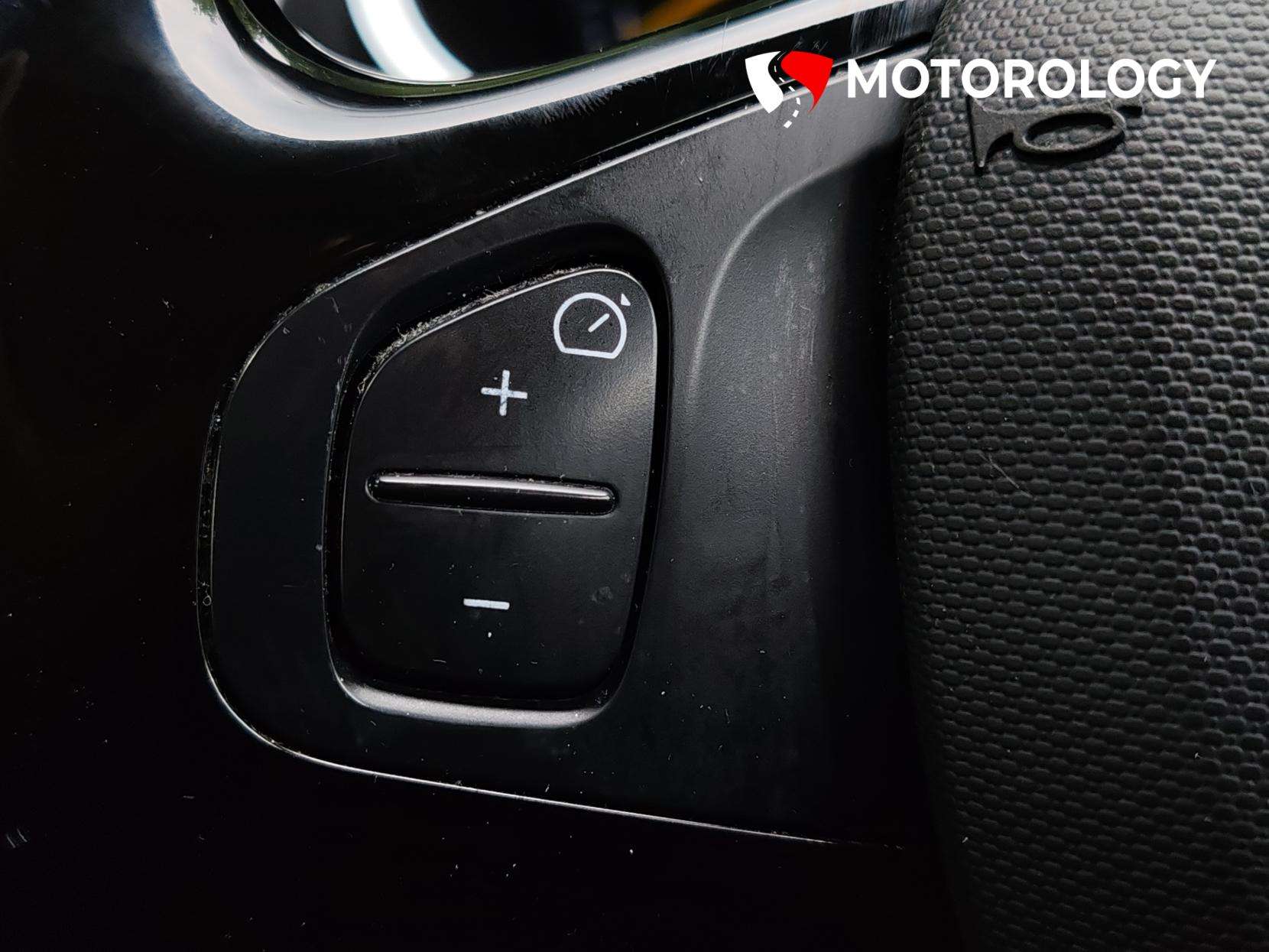 2015 RENAULT CLIO 2015 RENAULT CLIO