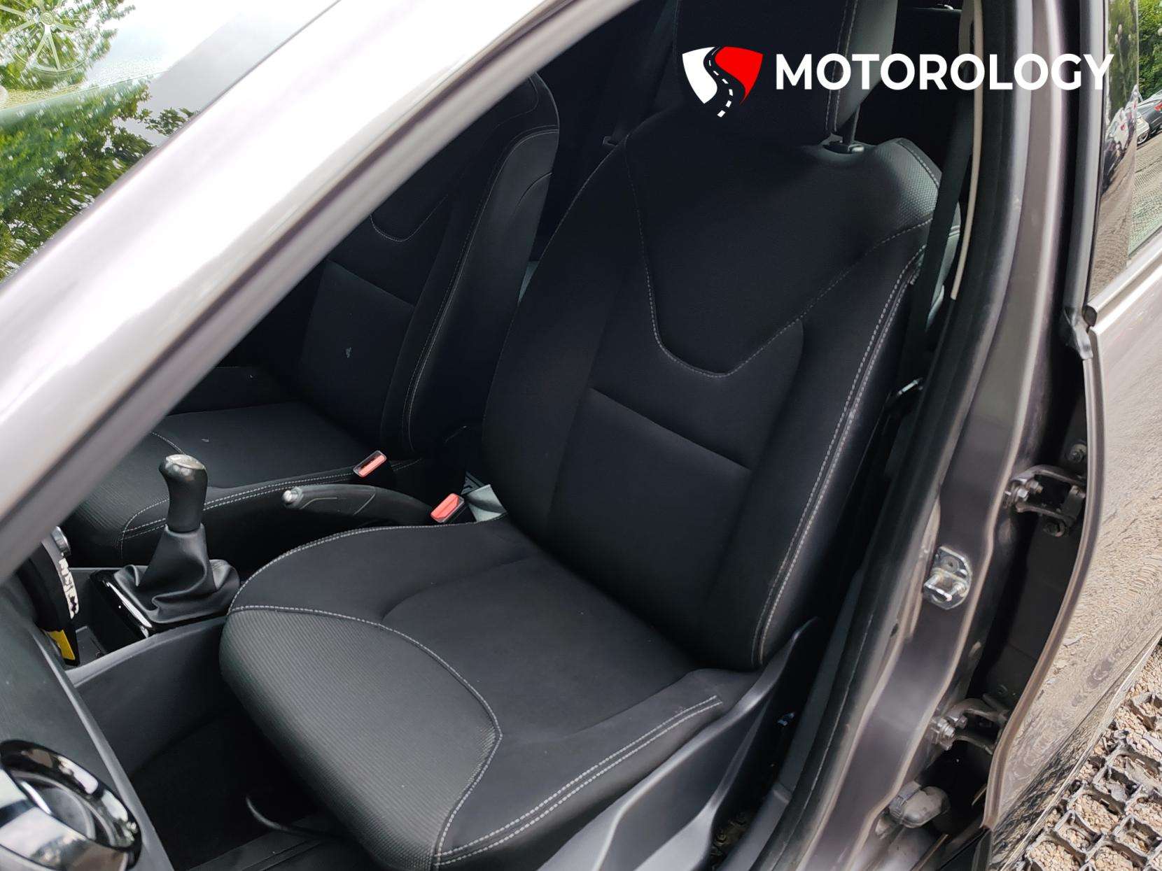 2015 RENAULT CLIO 2015 RENAULT CLIO