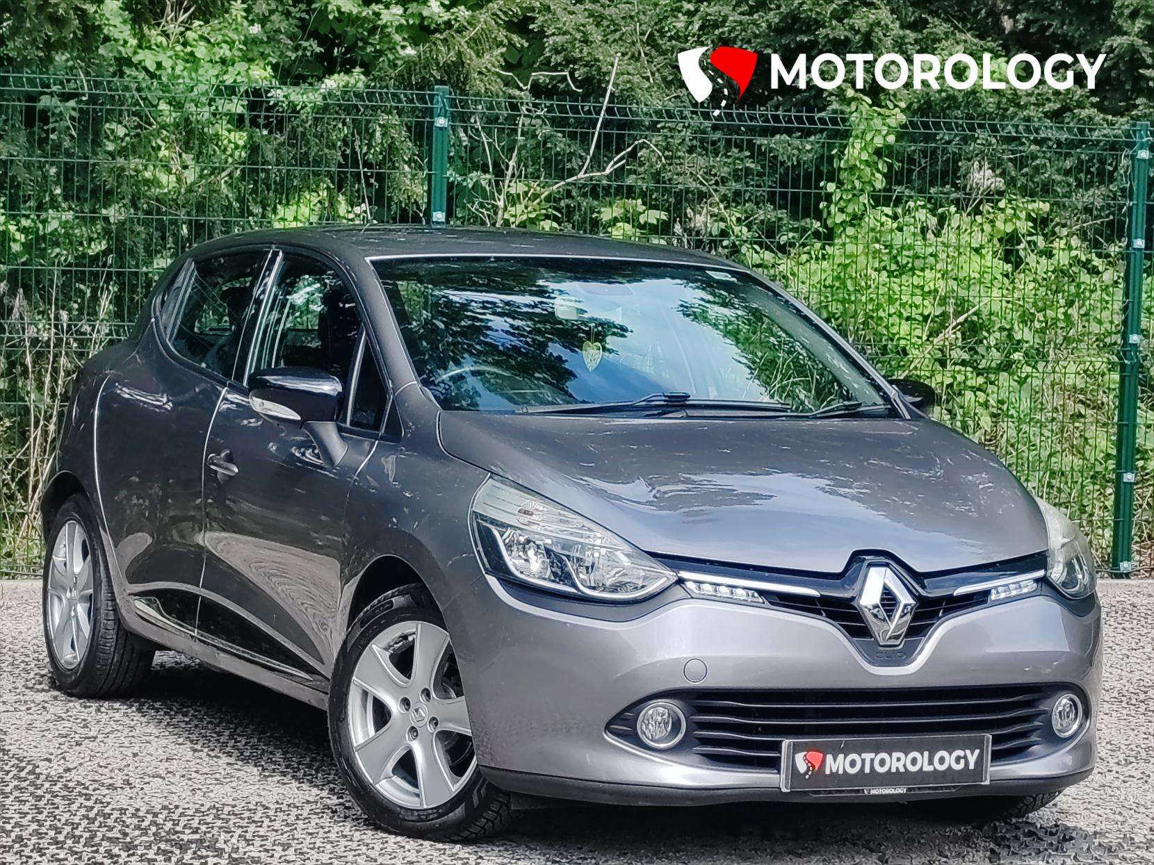 A 2015 RENAULT CLIO 1.2 16V Dynamique Nav Hatchback 5dr Petrol Manual Euro 6 (75 ps) A 2015 RENAULT CLIO 1.2 16V Dynamique Nav Hatchback 5dr Petrol Manual Euro 6 (75 ps)