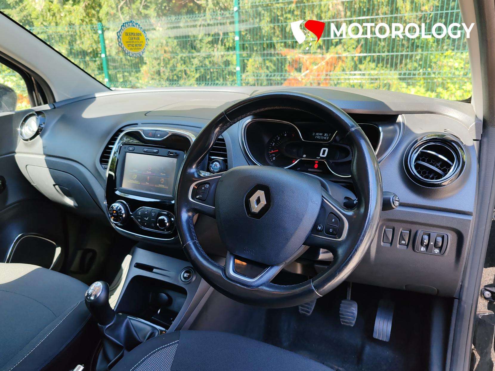 A 2016 RENAULT CAPTUR 1.5 dCi ENERGY Dynamique Nav SUV 5dr Diesel Manual Euro 6 (s/s) (90 ps) A 2016 RENAULT CAPTUR 1.5 dCi ENERGY Dynamique Nav SUV 5dr Diesel Manual Euro 6 (s/s) (90 ps)
