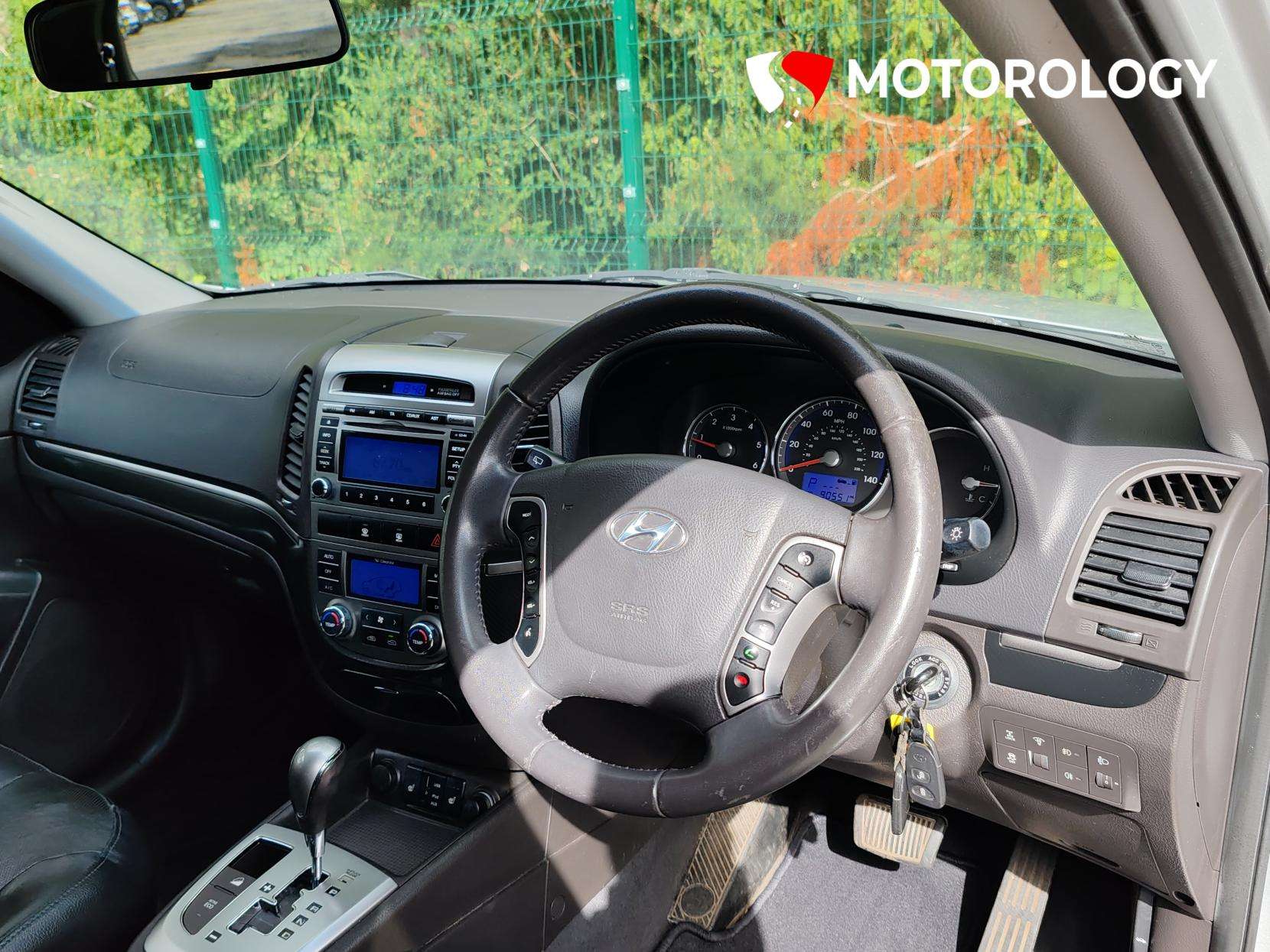 A 2012 HYUNDAI SANTA FE 2.2 CRDi Premium SUV 5dr Diesel Auto 4WD Euro 5 (7 seat) (194 bhp) A 2012 HYUNDAI SANTA FE 2.2 CRDi Premium SUV 5dr Diesel Auto 4WD Euro 5 (7 seat) (194 bhp)