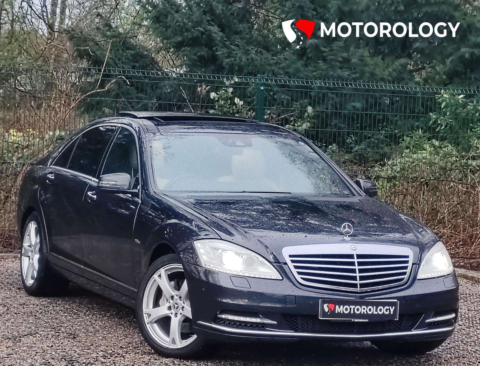 A 2012 MERCEDES-BENZ S CLASS 3.0 S350L V6 BlueTEC Saloon 4dr Diesel G-Tronic+ Euro 6 (s/s) (258 ps) A 2012 MERCEDES-BENZ S CLASS 3.0 S350L V6 BlueTEC Saloon 4dr Diesel G-Tronic+ Euro 6 (s/s) (258 ps)