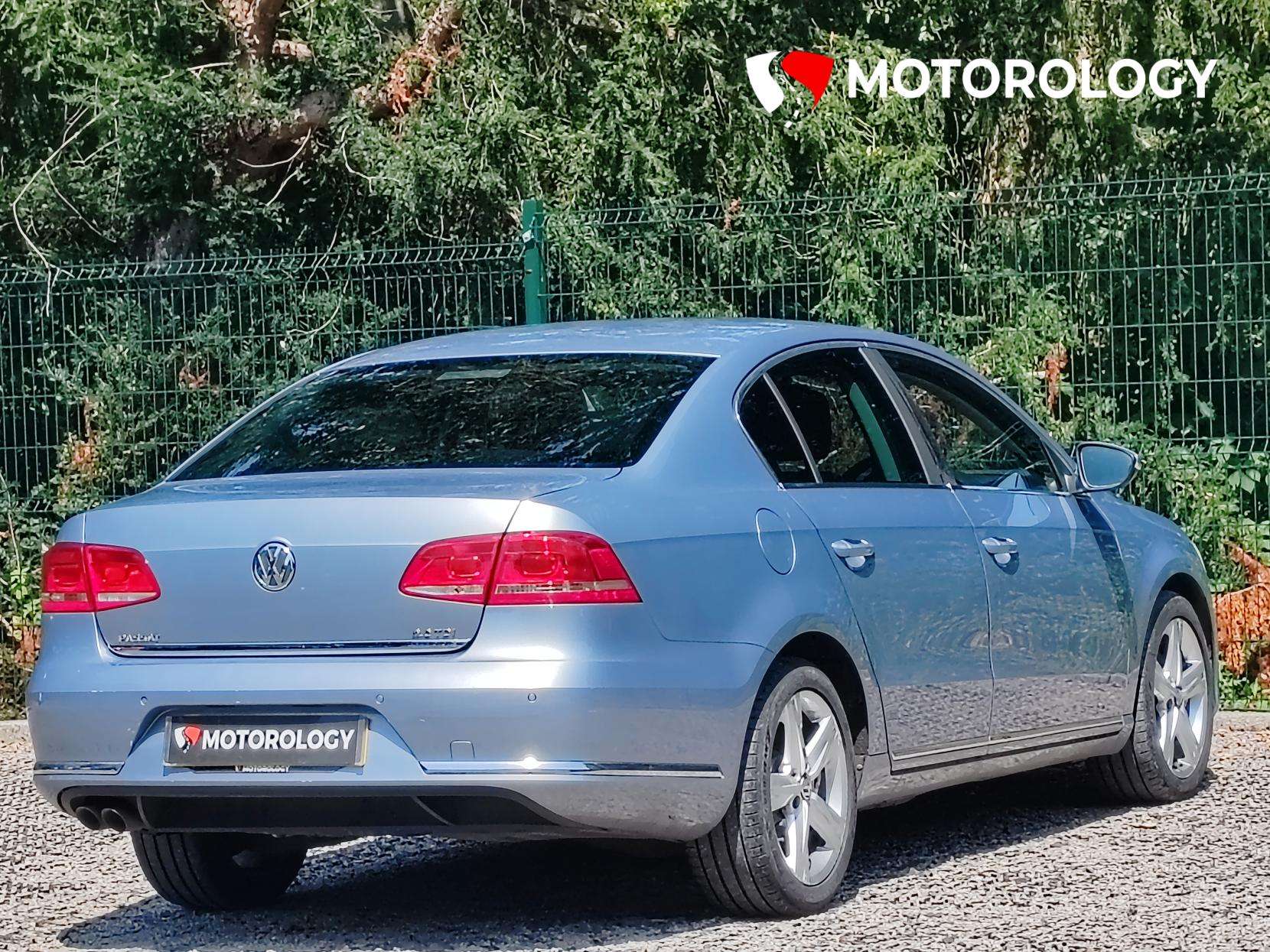 A 2012 VOLKSWAGEN PASSAT 2.0 TDI BlueMotion Tech SE Saloon 4dr Diesel Manual Euro 5 (s/s) (140 ps) A 2012 VOLKSWAGEN PASSAT 2.0 TDI BlueMotion Tech SE Saloon 4dr Diesel Manual Euro 5 (s/s) (140 ps)