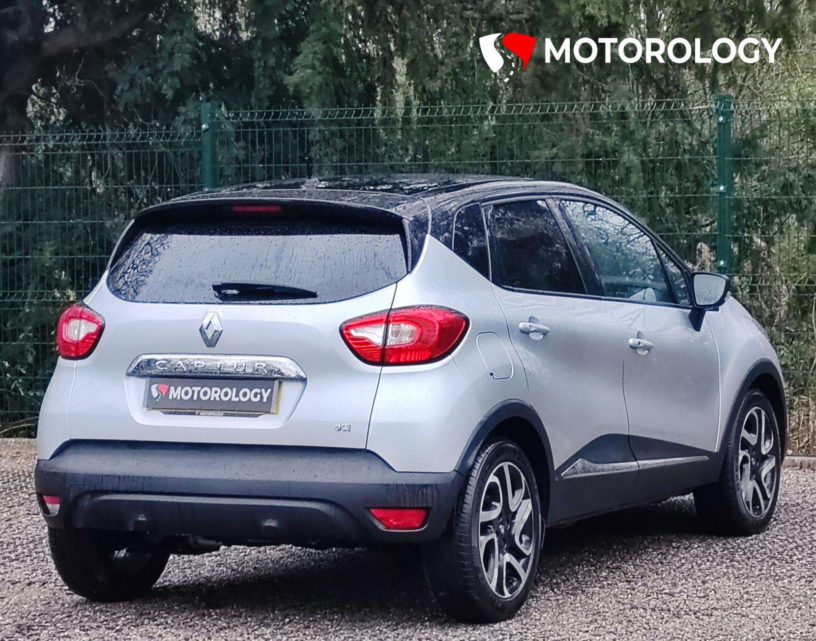 A 2015 RENAULT CAPTUR 1.5 dCi ENERGY Dynamique S Nav SUV 5dr Diesel Manual Euro 6 (s/s) (90 ps) A 2015 RENAULT CAPTUR 1.5 dCi ENERGY Dynamique S Nav SUV 5dr Diesel Manual Euro 6 (s/s) (90 ps)