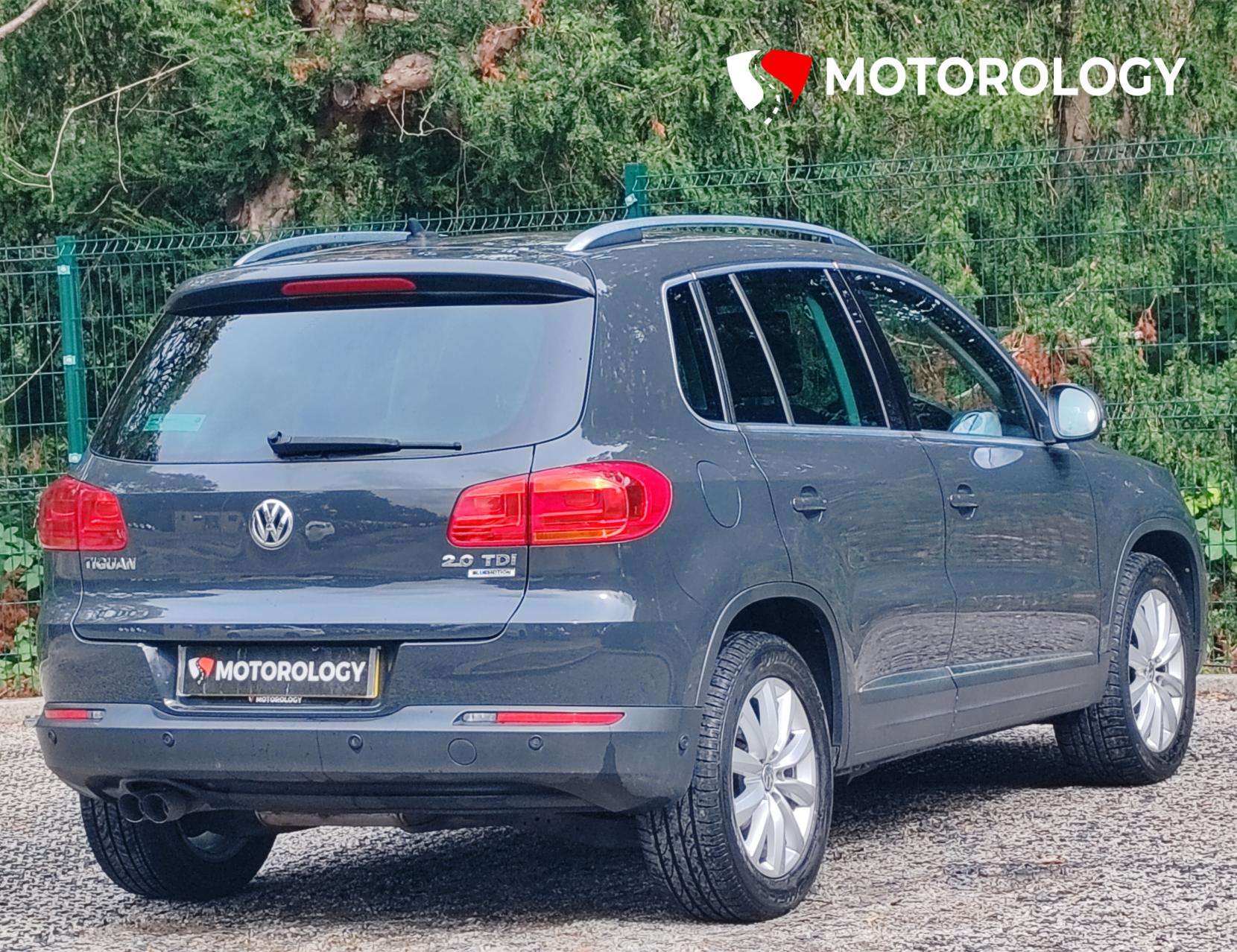 A 2015 VOLKSWAGEN TIGUAN 2.0 TDI BlueMotion Tech Match SUV 5dr Diesel Manual 2WD Euro 5 (s/s) (140 ps) A 2015 VOLKSWAGEN TIGUAN 2.0 TDI BlueMotion Tech Match SUV 5dr Diesel Manual 2WD Euro 5 (s/s) (140 ps)