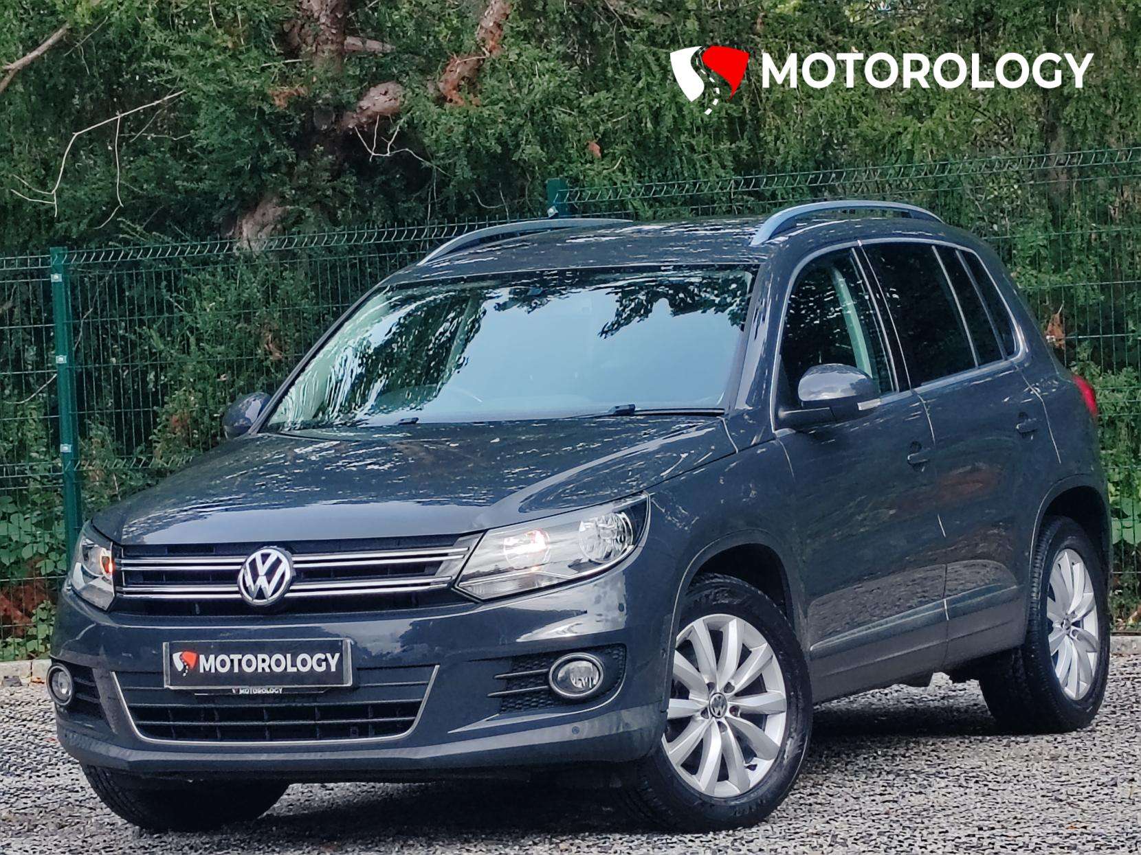 A 2015 VOLKSWAGEN TIGUAN 2.0 TDI BlueMotion Tech Match SUV 5dr Diesel Manual 2WD Euro 5 (s/s) (140 ps) A 2015 VOLKSWAGEN TIGUAN 2.0 TDI BlueMotion Tech Match SUV 5dr Diesel Manual 2WD Euro 5 (s/s) (140 ps)