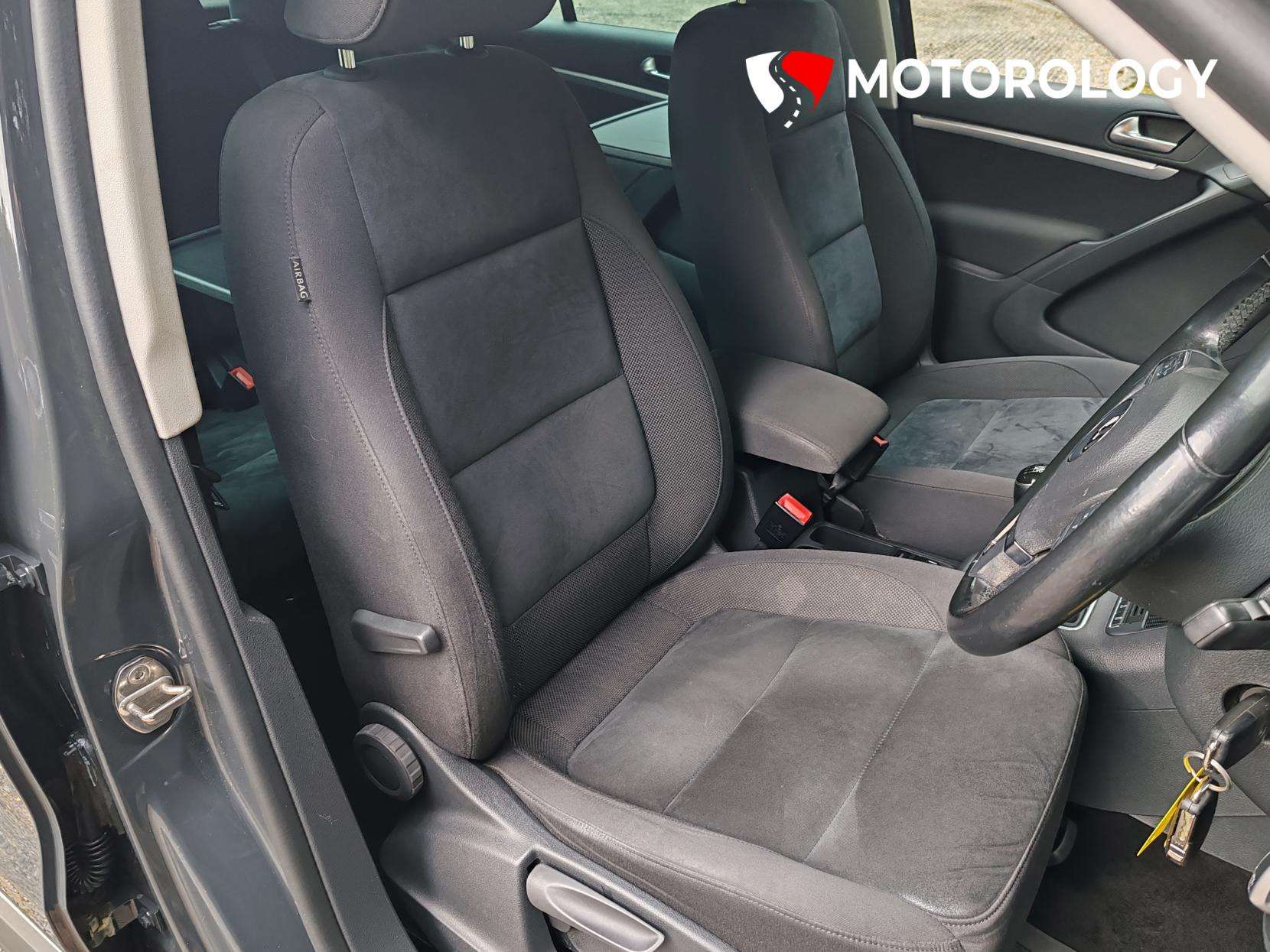 2015 VOLKSWAGEN TIGUAN 2015 VOLKSWAGEN TIGUAN