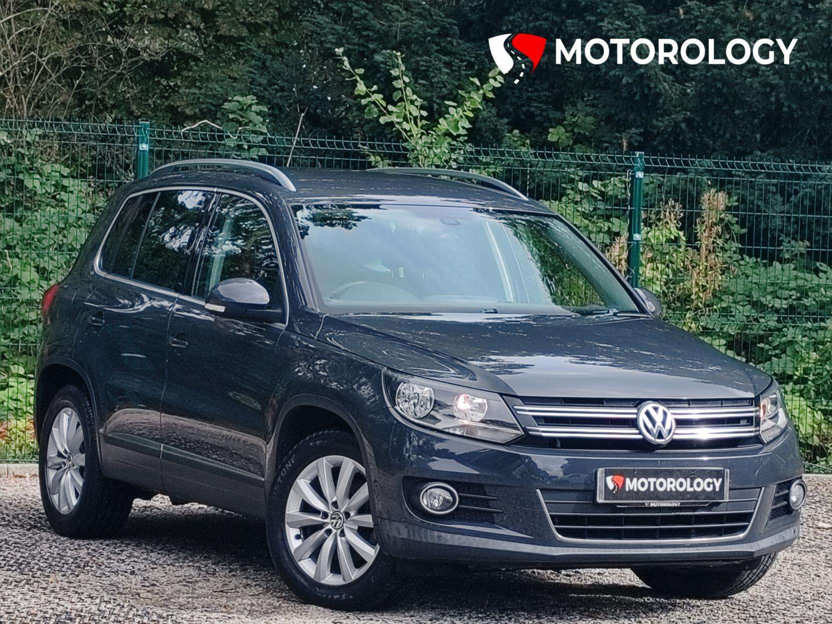 A 2015 VOLKSWAGEN TIGUAN 2.0 TDI BlueMotion Tech Match SUV 5dr Diesel Manual 2WD Euro 5 (s/s) (140 ps) A 2015 VOLKSWAGEN TIGUAN 2.0 TDI BlueMotion Tech Match SUV 5dr Diesel Manual 2WD Euro 5 (s/s) (140 ps)