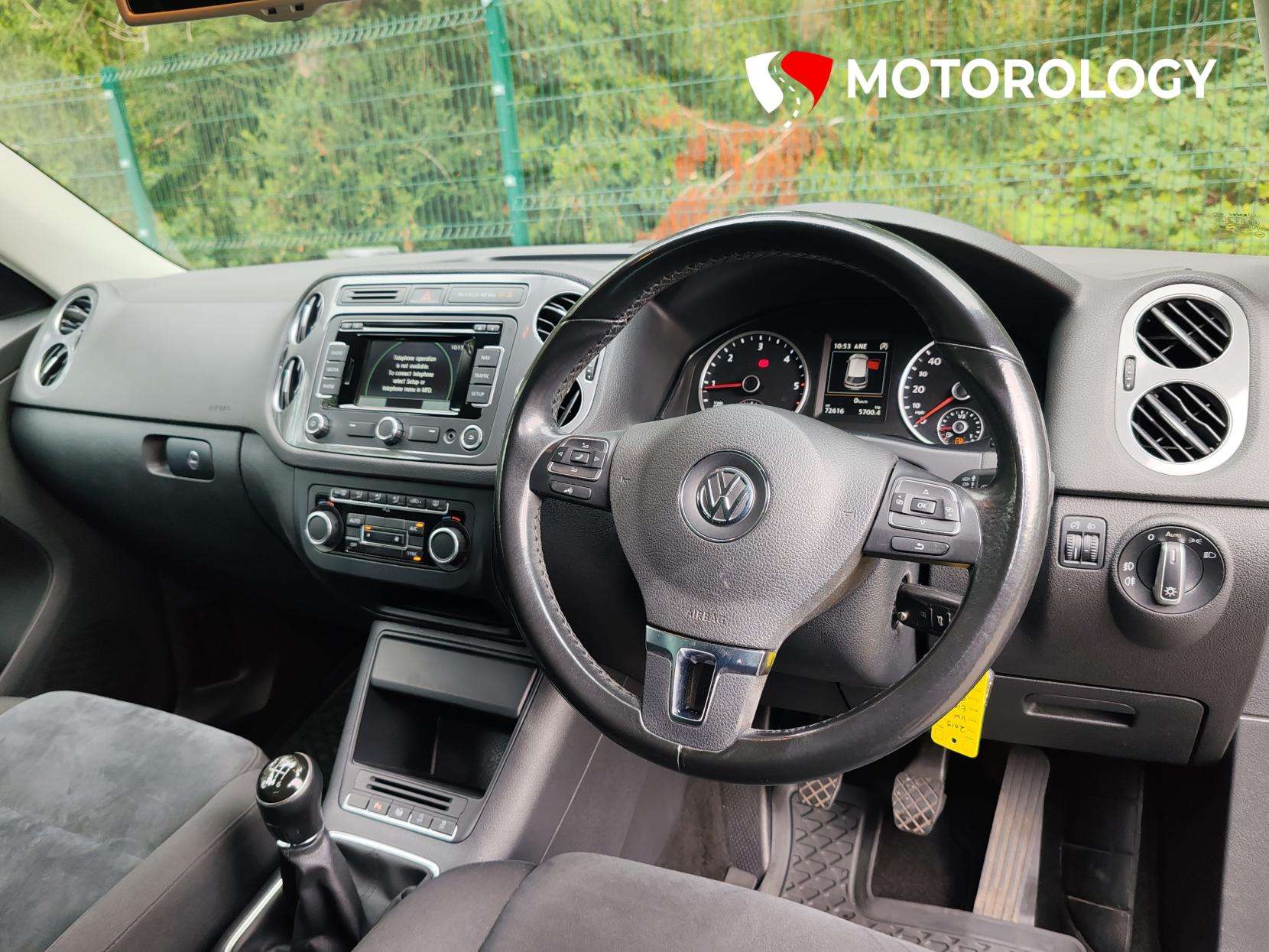 A 2015 VOLKSWAGEN TIGUAN 2.0 TDI BlueMotion Tech Match SUV 5dr Diesel Manual 2WD Euro 5 (s/s) (140 ps) A 2015 VOLKSWAGEN TIGUAN 2.0 TDI BlueMotion Tech Match SUV 5dr Diesel Manual 2WD Euro 5 (s/s) (140 ps)