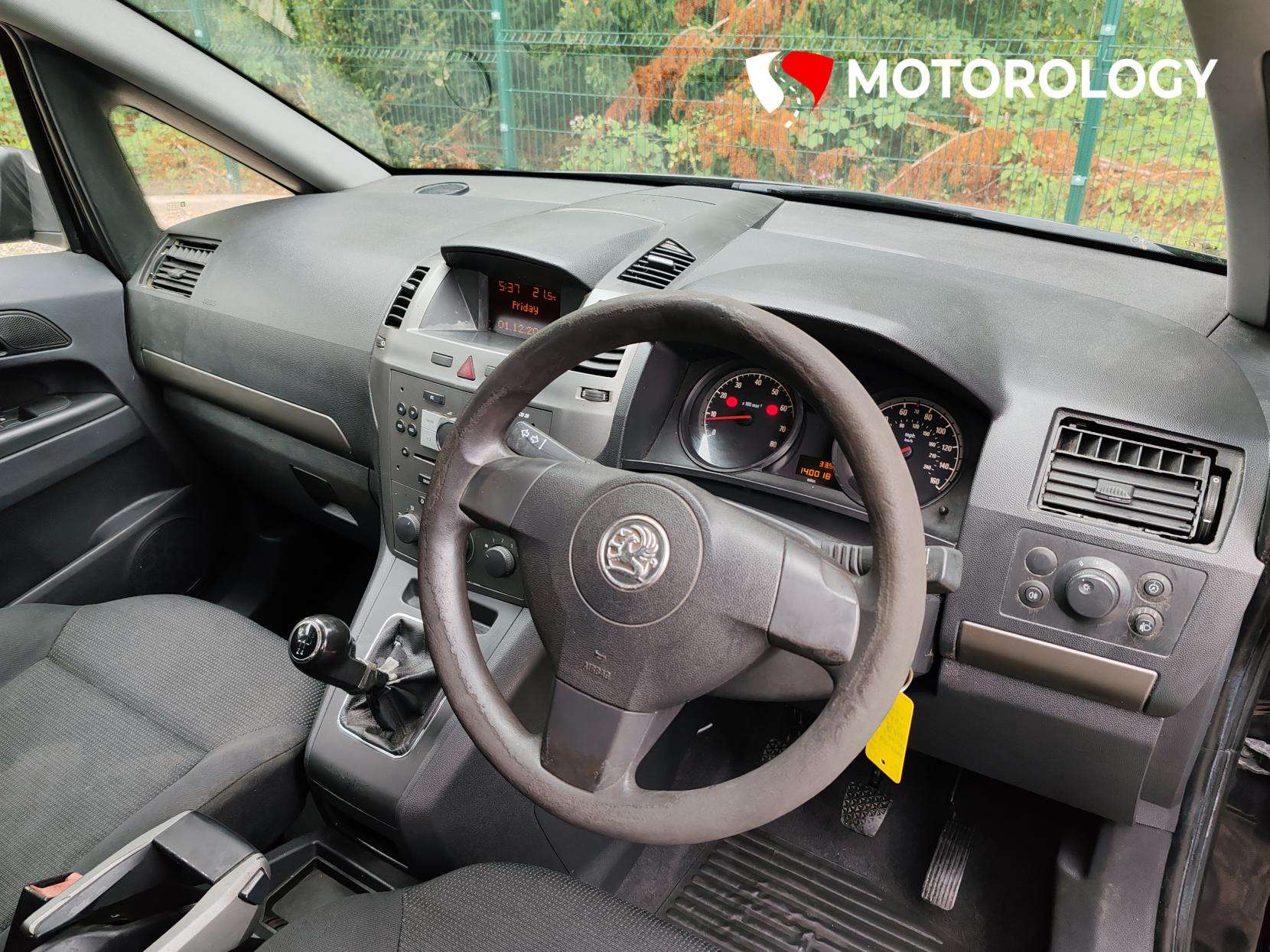 A 2007 VAUXHALL ZAFIRA 1.6 Life MPV 5dr Petrol Manual Euro 4 (105 ps) A 2007 VAUXHALL ZAFIRA 1.6 Life MPV 5dr Petrol Manual Euro 4 (105 ps)