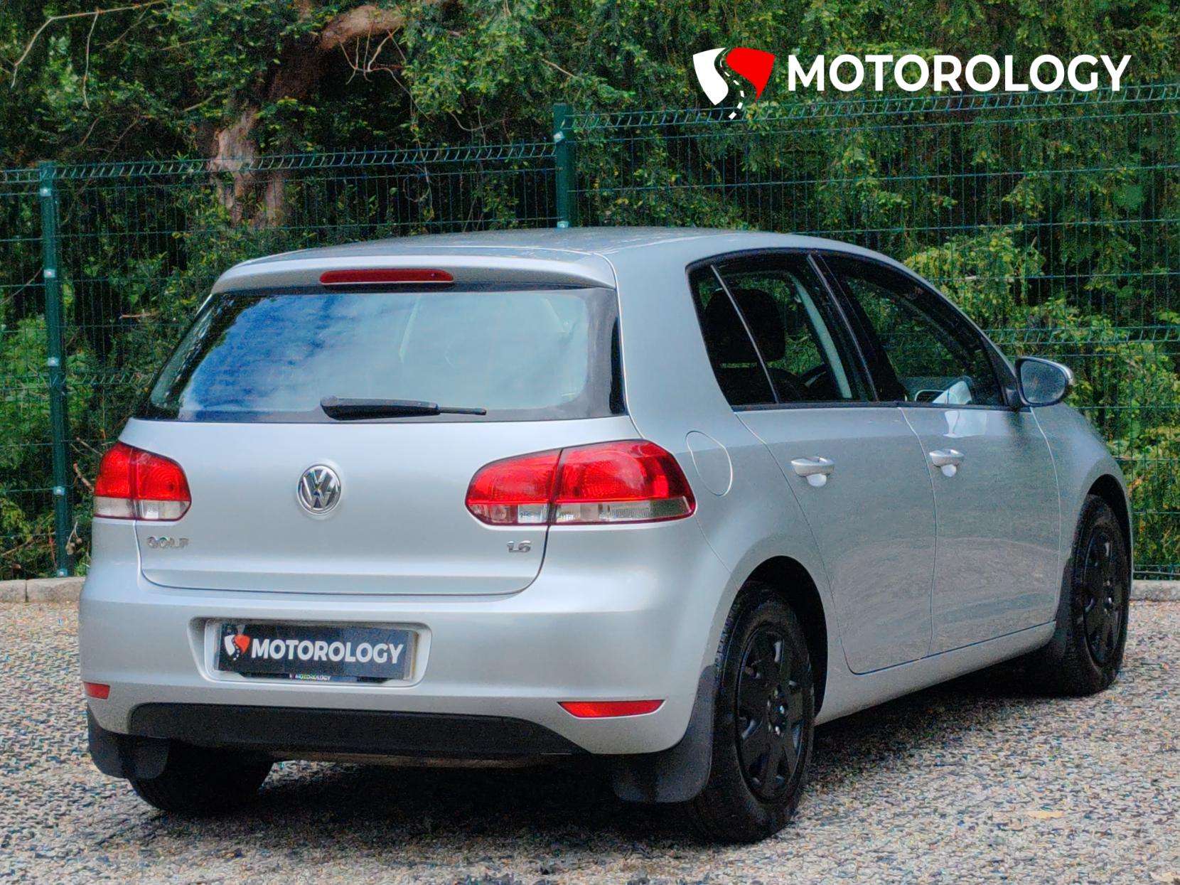 A 2009 VOLKSWAGEN GOLF 1.6 FSI S Hatchback 5dr Petrol Manual Euro 5 (102 ps) A 2009 VOLKSWAGEN GOLF 1.6 FSI S Hatchback 5dr Petrol Manual Euro 5 (102 ps)
