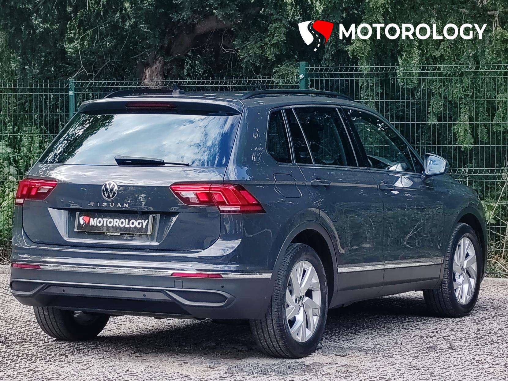 A 2021 VOLKSWAGEN TIGUAN 1.5 TSI Life SUV 5dr Petrol Manual Euro 6 (s/s) (150 ps) A 2021 VOLKSWAGEN TIGUAN 1.5 TSI Life SUV 5dr Petrol Manual Euro 6 (s/s) (150 ps)