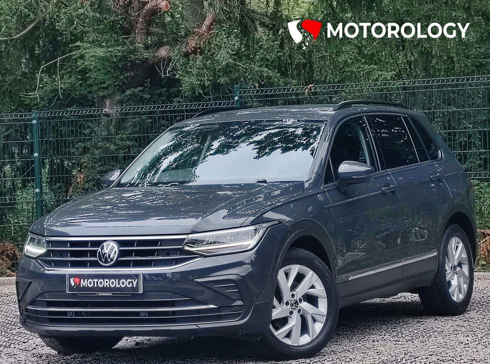 A 2021 VOLKSWAGEN TIGUAN 1.5 TSI Life SUV 5dr Petrol Manual Euro 6 (s/s) (150 ps) A 2021 VOLKSWAGEN TIGUAN 1.5 TSI Life SUV 5dr Petrol Manual Euro 6 (s/s) (150 ps)