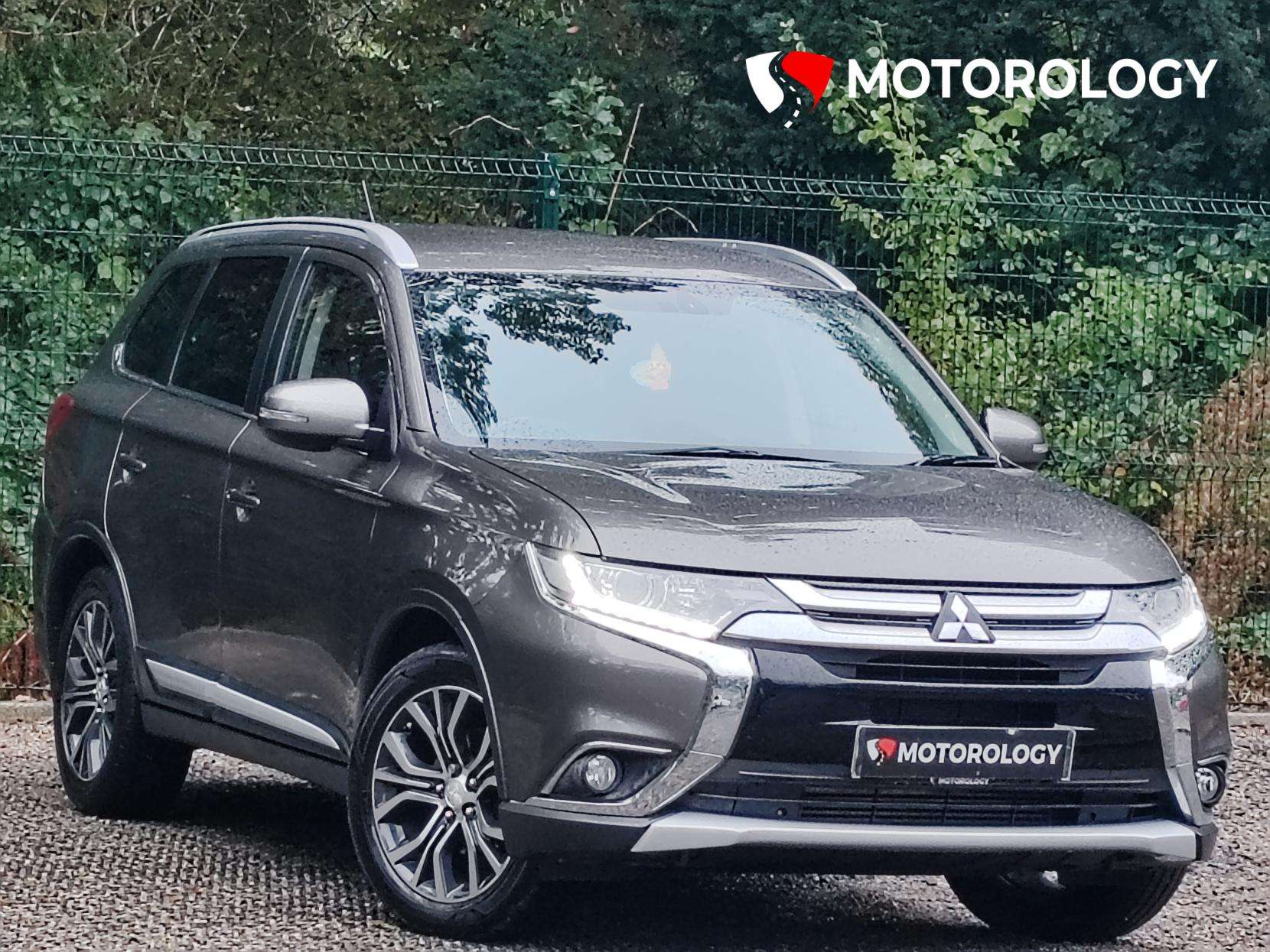 A 2016 MITSUBISHI OUTLANDER 2.2 DI-D GX3 SUV 5dr Diesel Manual 4WD Euro 6 (s/s) (147 ps) A 2016 MITSUBISHI OUTLANDER 2.2 DI-D GX3 SUV 5dr Diesel Manual 4WD Euro 6 (s/s) (147 ps)